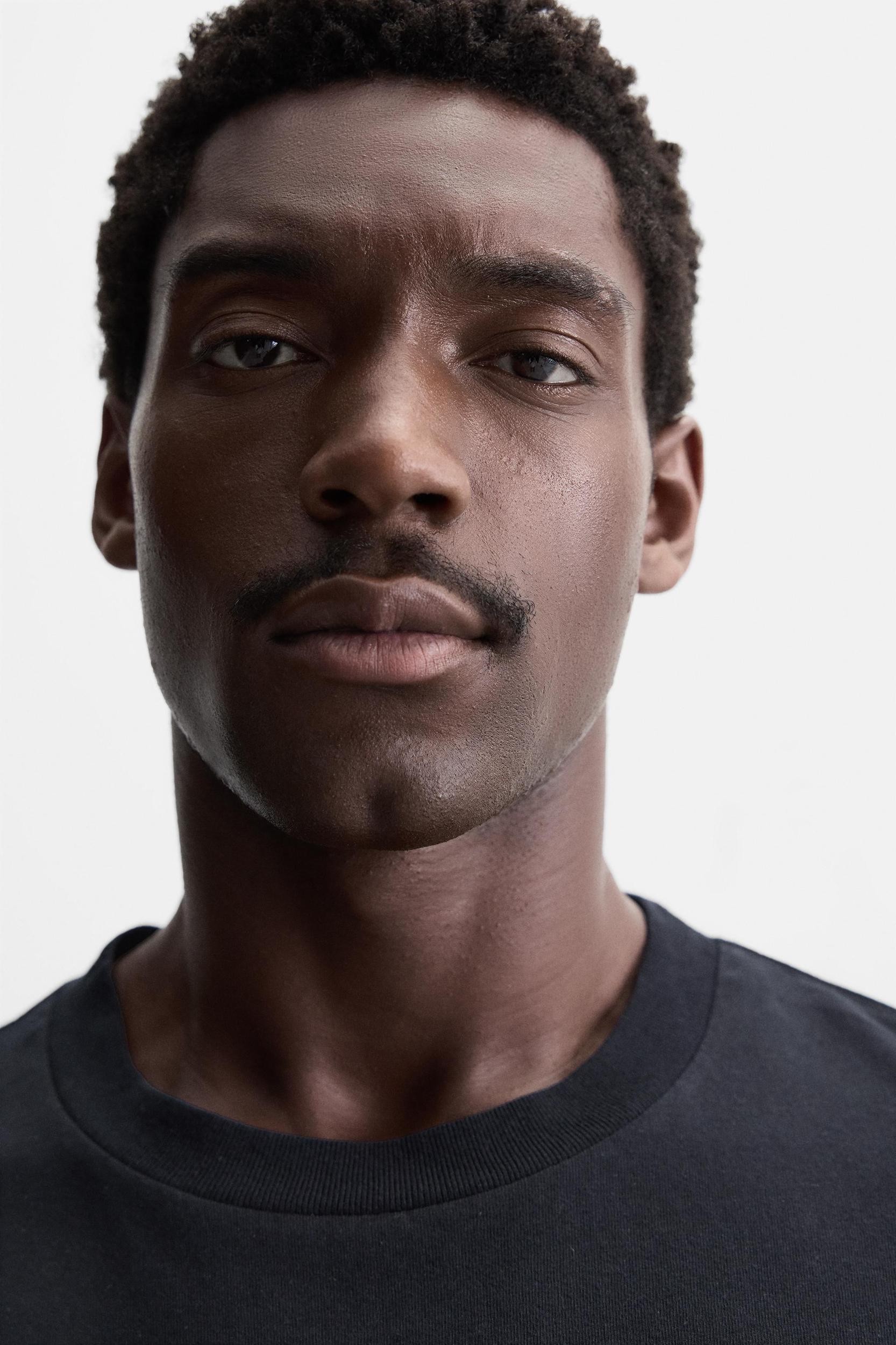 LIGHTWEIGHT LONG SLEEVE T-SHIRT Product Image