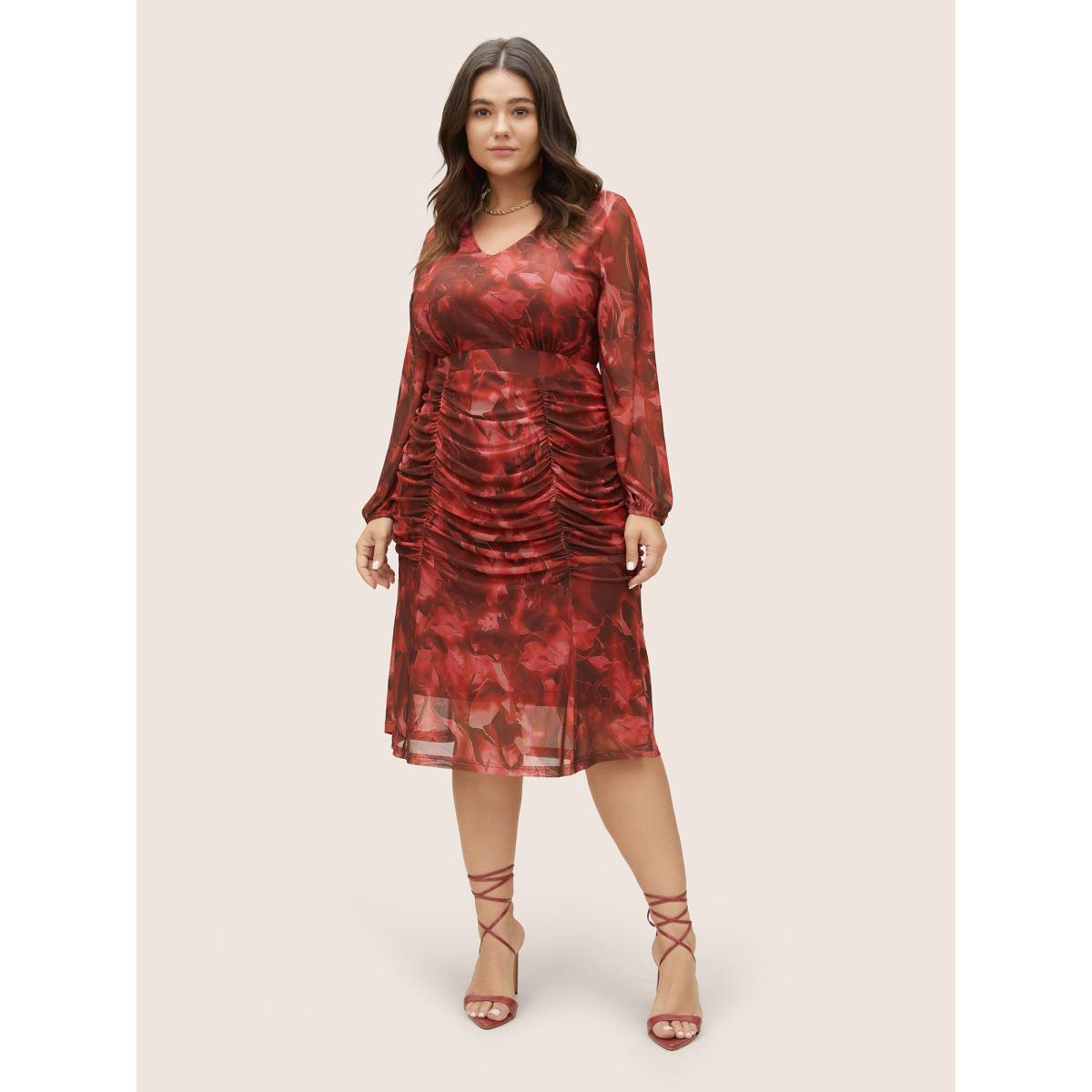 Plus Size Floral Print Pocket Ruched Hem Dress Raspberry Women Elegant Gathered V-neck Long Sleeve Curvy Midi Dress BloomChic 22-24/3X Product Image
