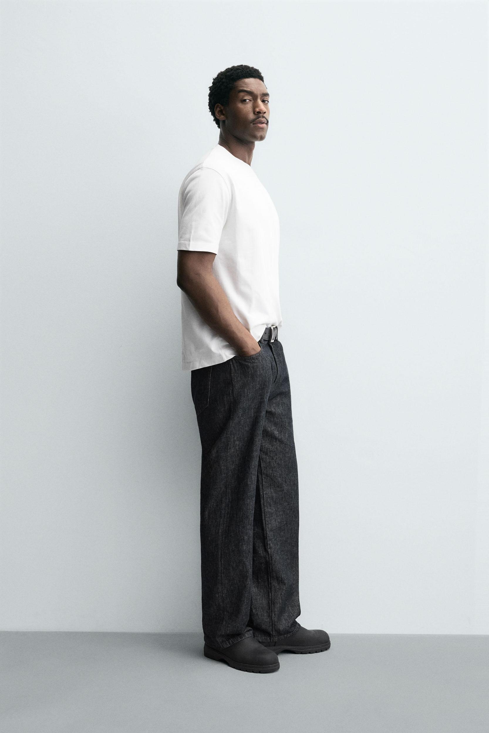 SHORT SLEEVE HEAVYWEIGHT T-SHIRT Product Image