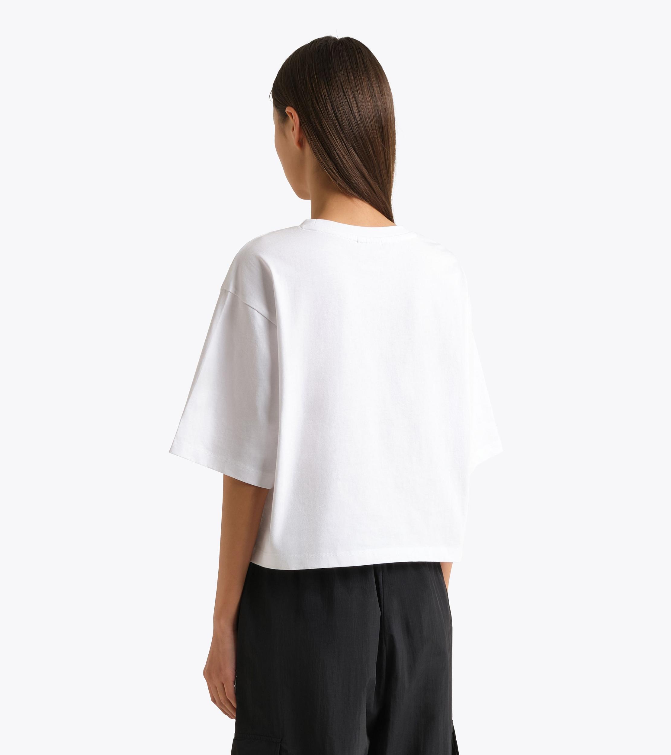 L. T-SHIRT SS LOGO Product Image