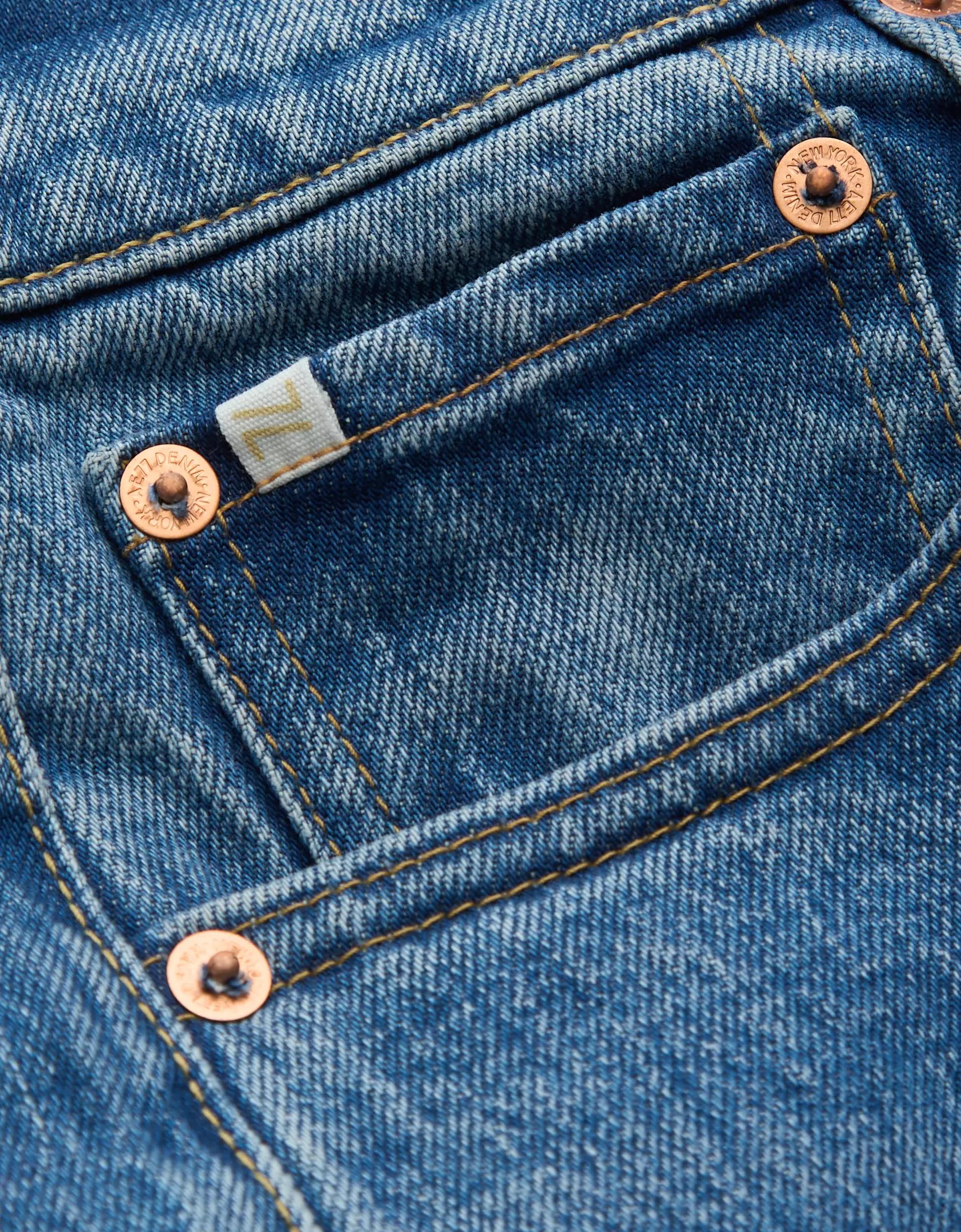 AE77 Premium Vintage Straight Jean Product Image