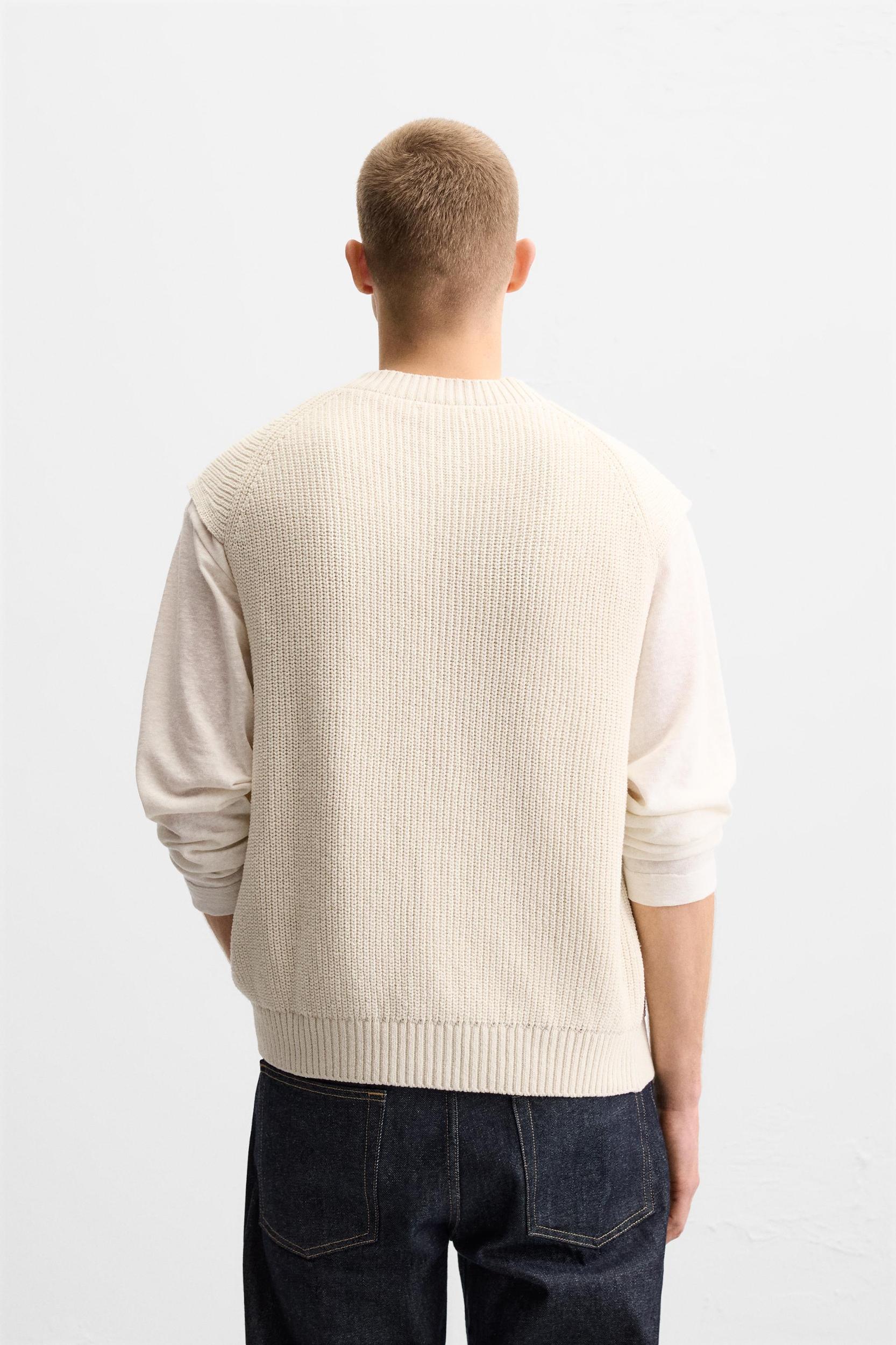 TEXTURED KNIT VEST Product Image