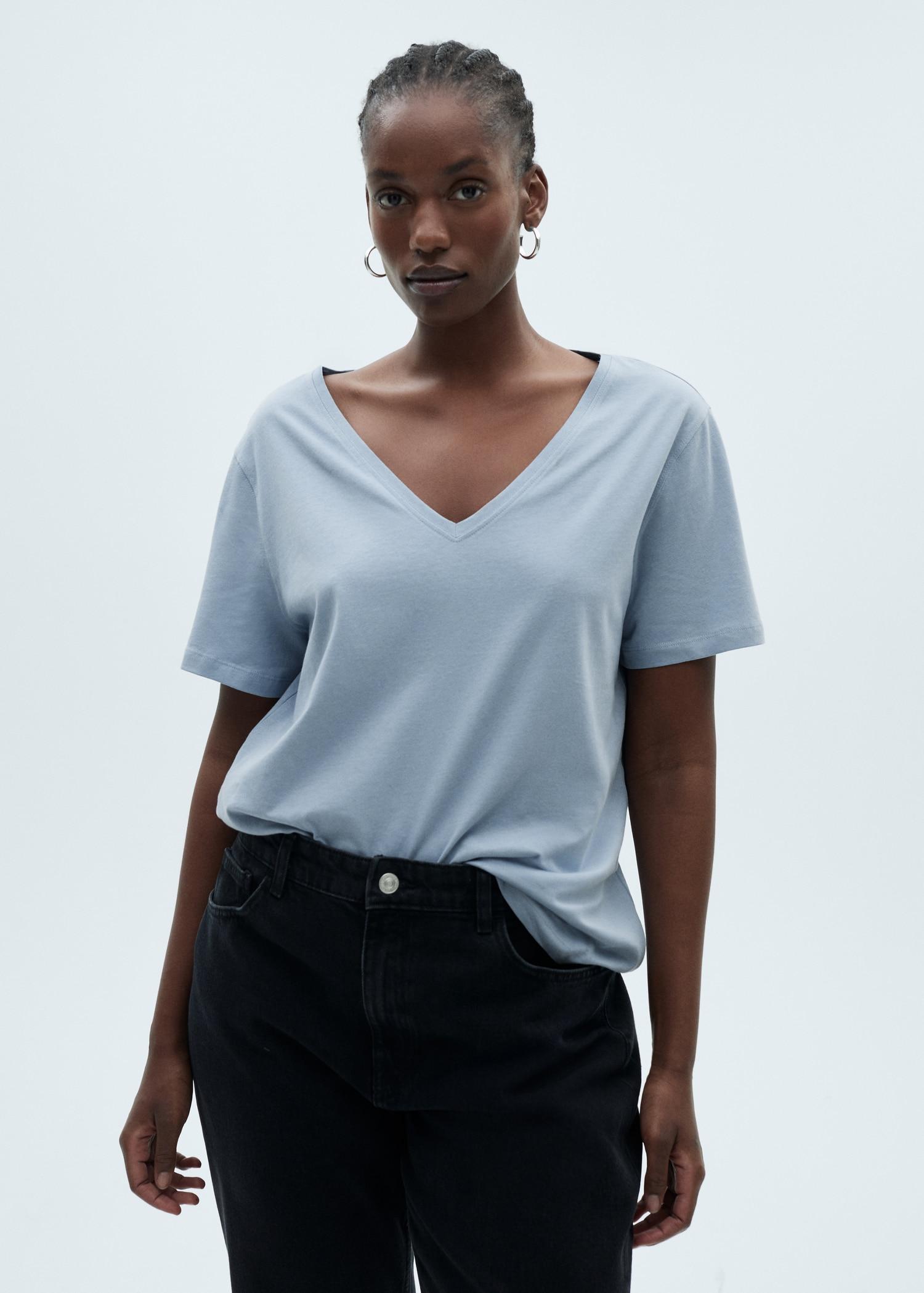 V-neck cotton T-shirt - Women | MANGO USA Product Image