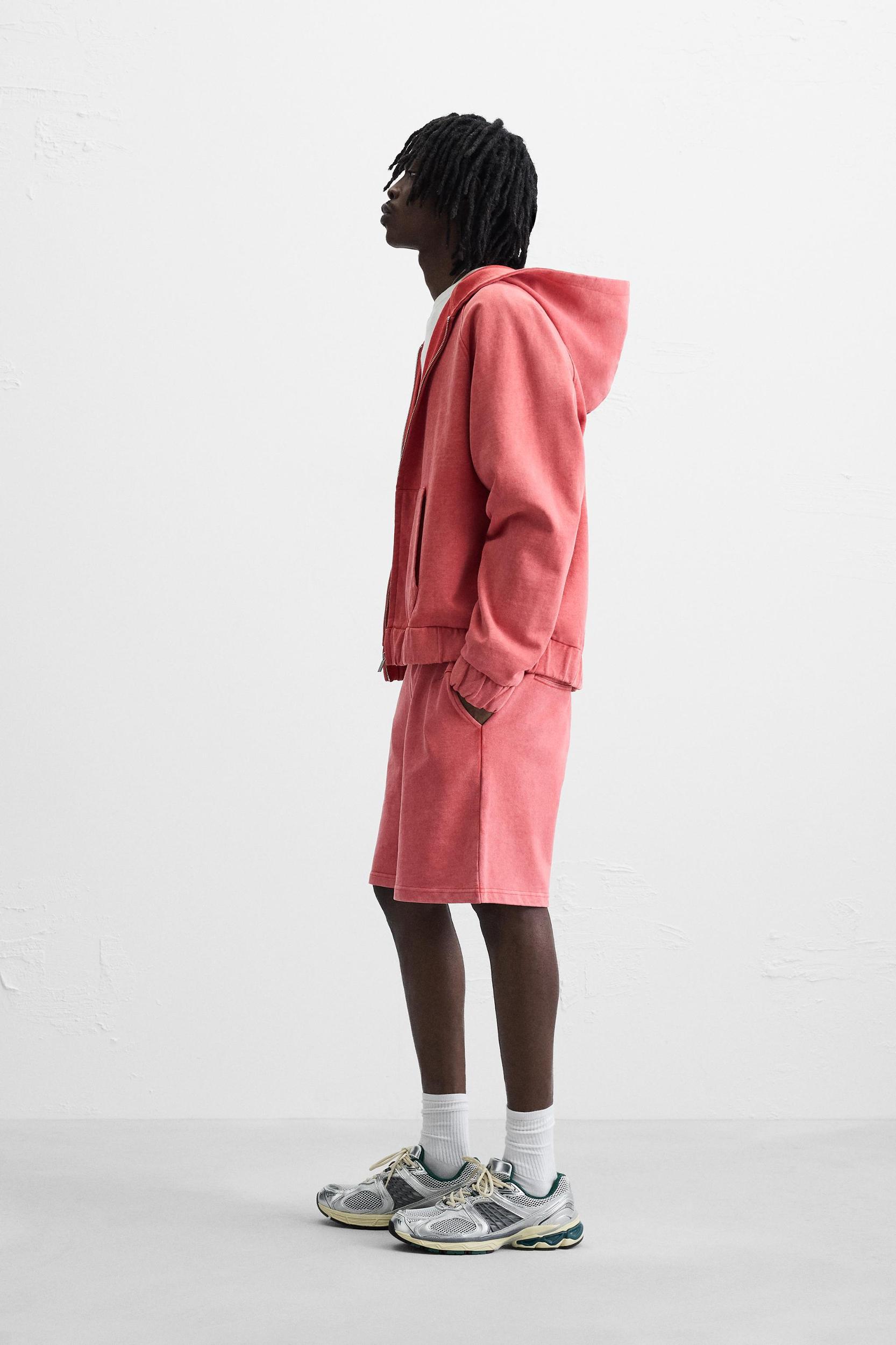 RELAXED FIT JOGGER SHORTS Product Image