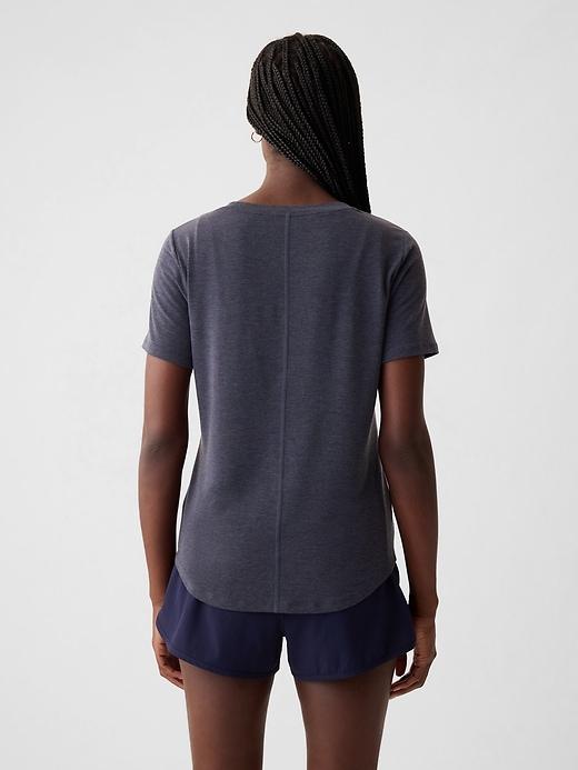 GapFit Breathe T-Shirt Product Image