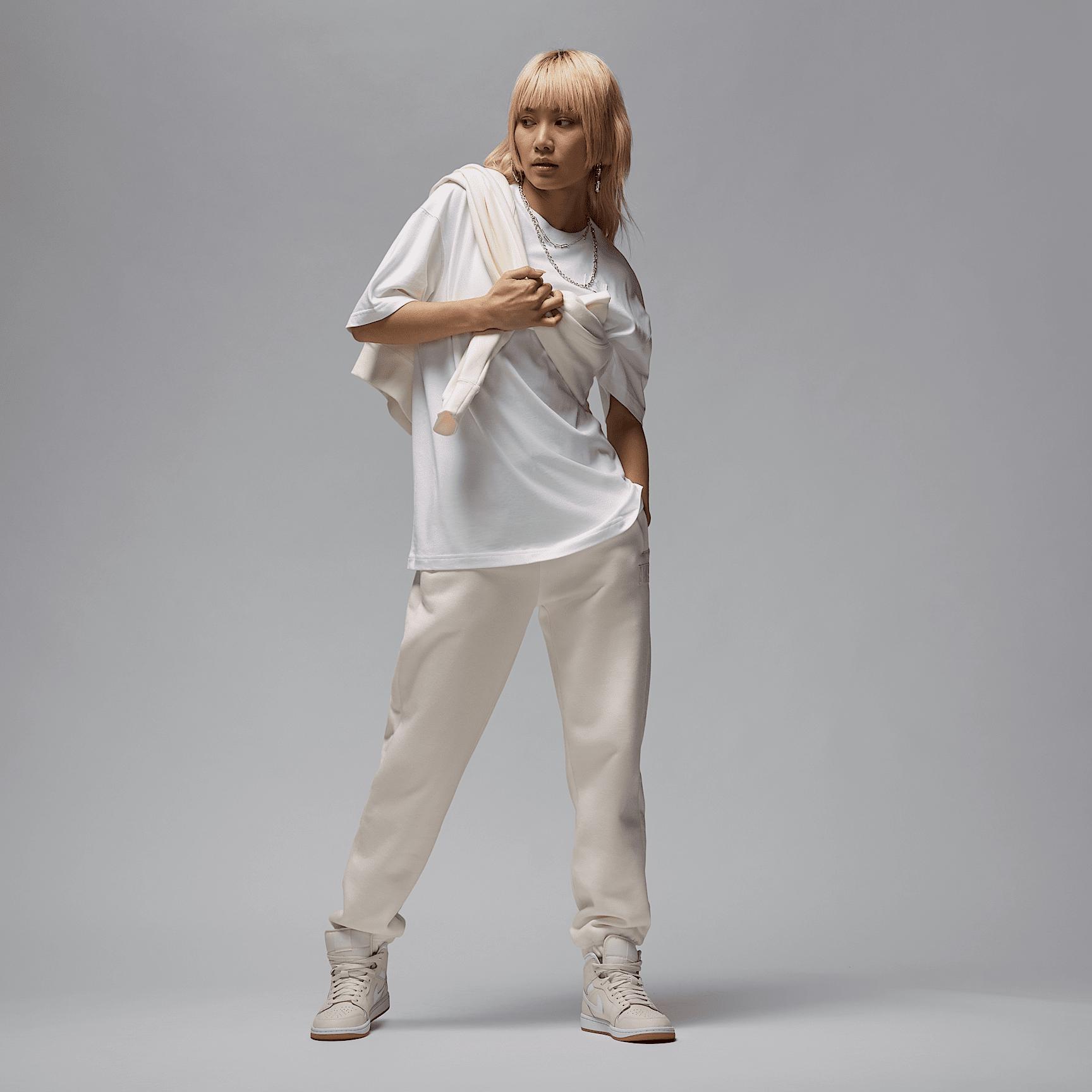 Jordan Flight Essentials Women's Oversized T-Shirt Product Image