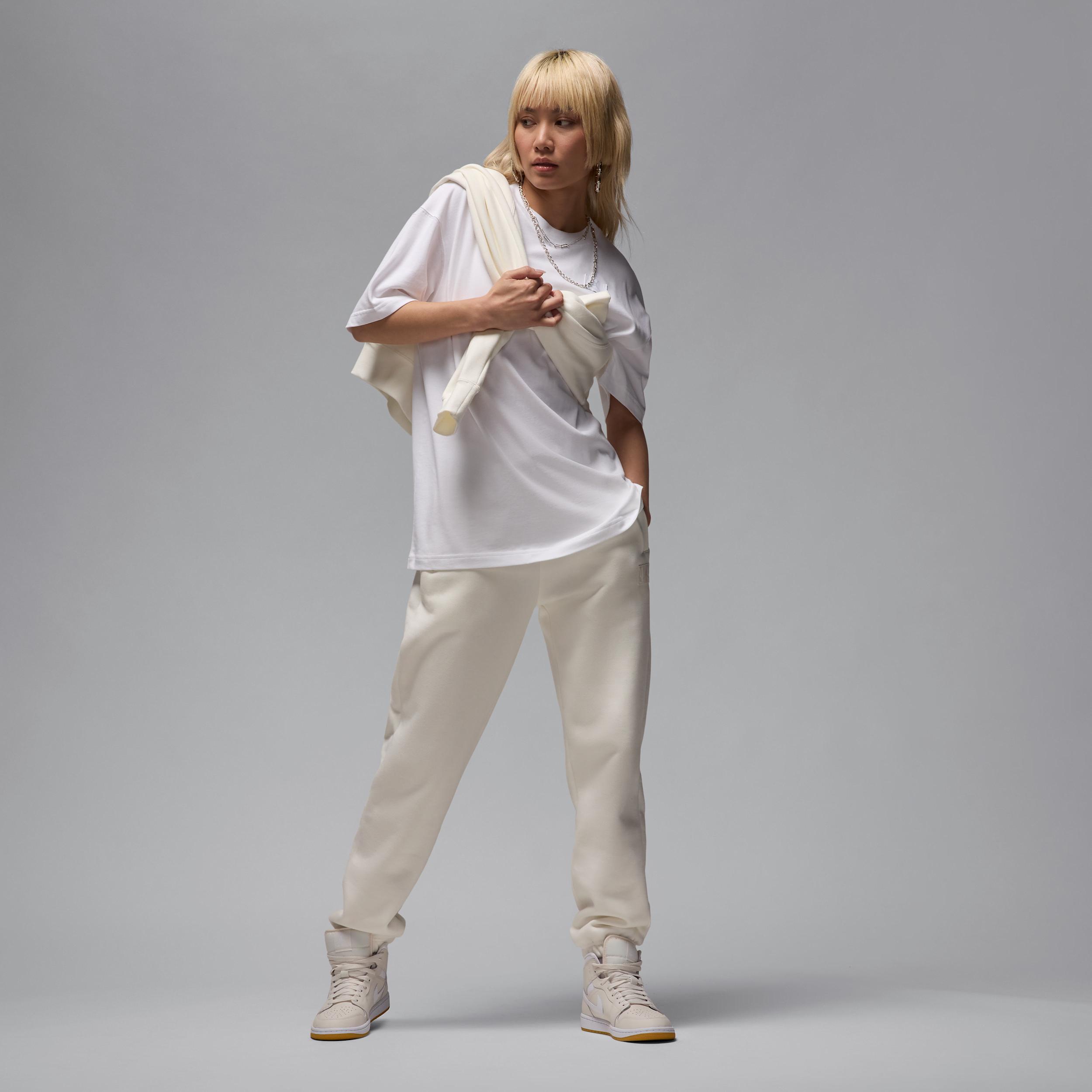 Jordan Flight Essentials Women's Oversized T-Shirt Product Image