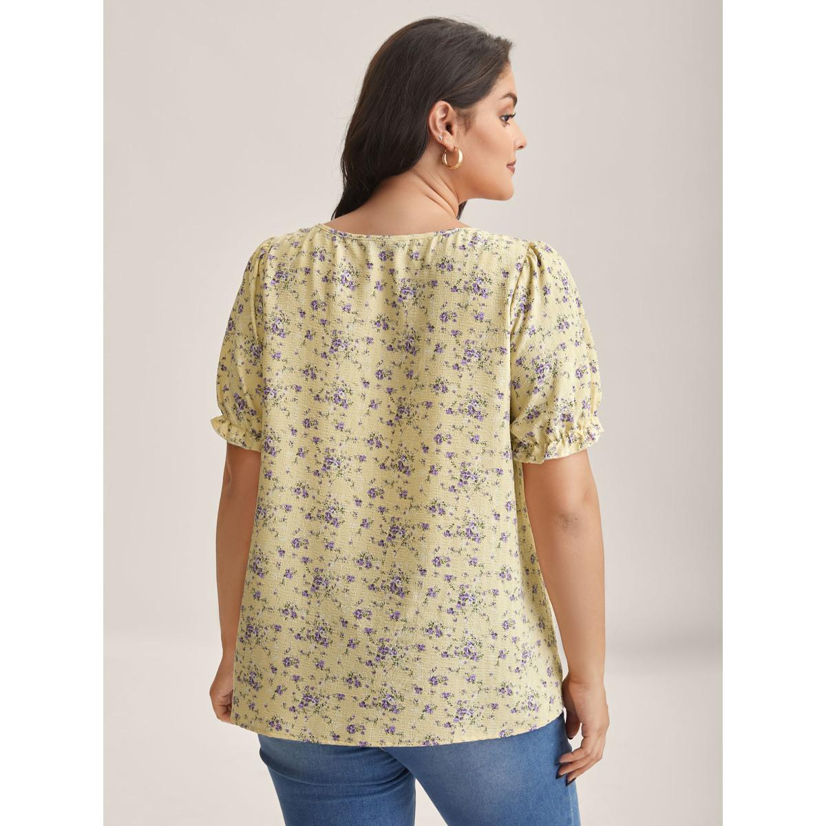 Plus Size Lightyellow Floral Print Shirred Neck Color Contrast Blouse Women Short sleeve Square Neck Everyday-Elegant Blouses BloomChic 22-24/3X Product Image