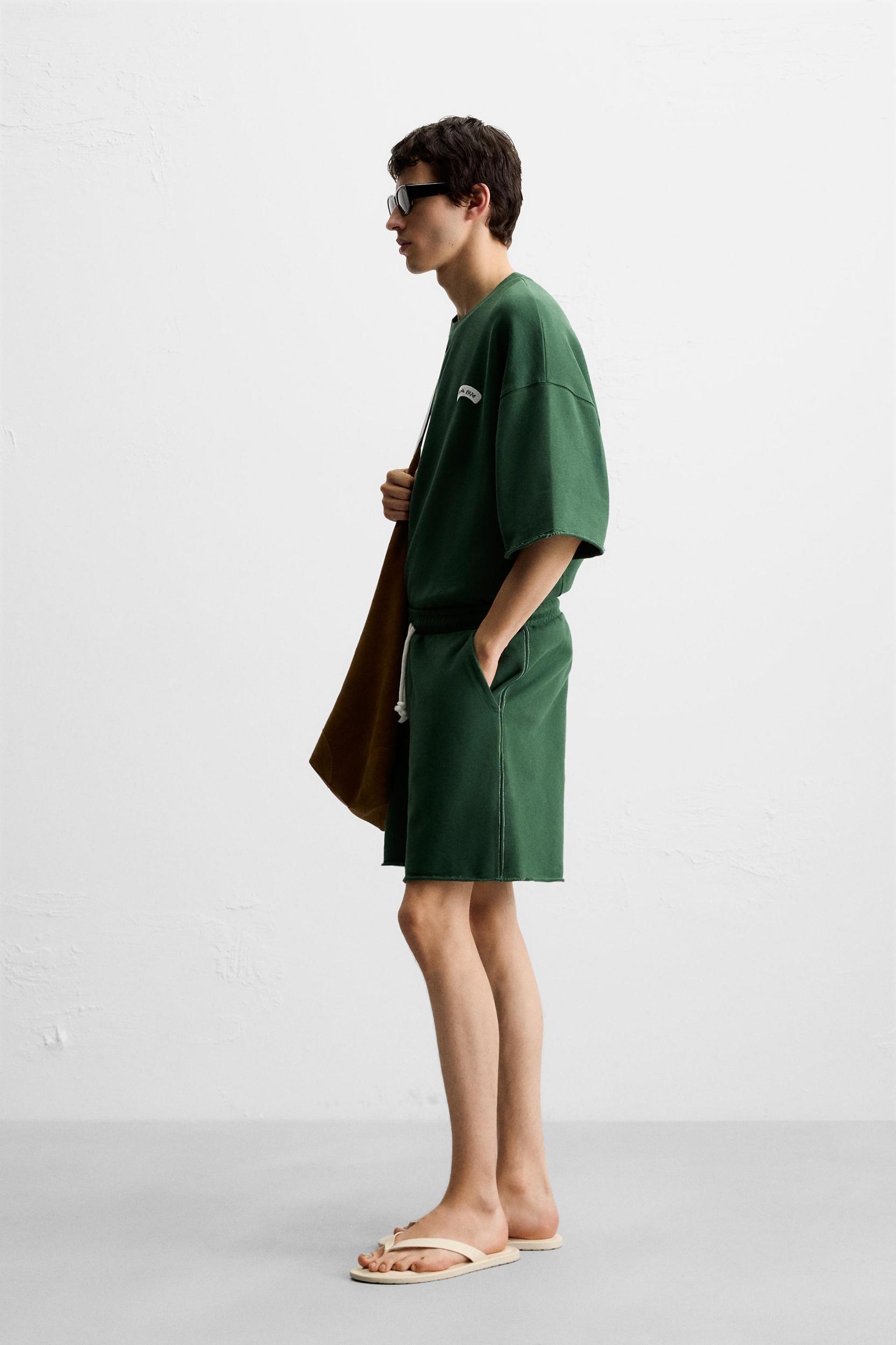 CONTRAST PATCH SWEATSHIRT Product Image