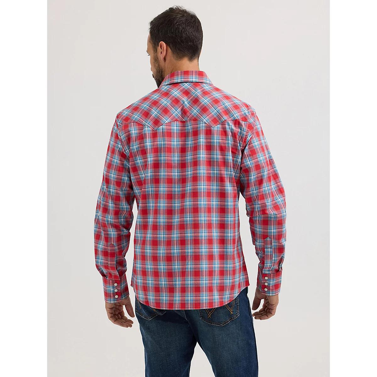 Men's Wrangler Retro® Long Sleeve Sawtooth Snap Pocket Western Shirt in Cherry Product Image