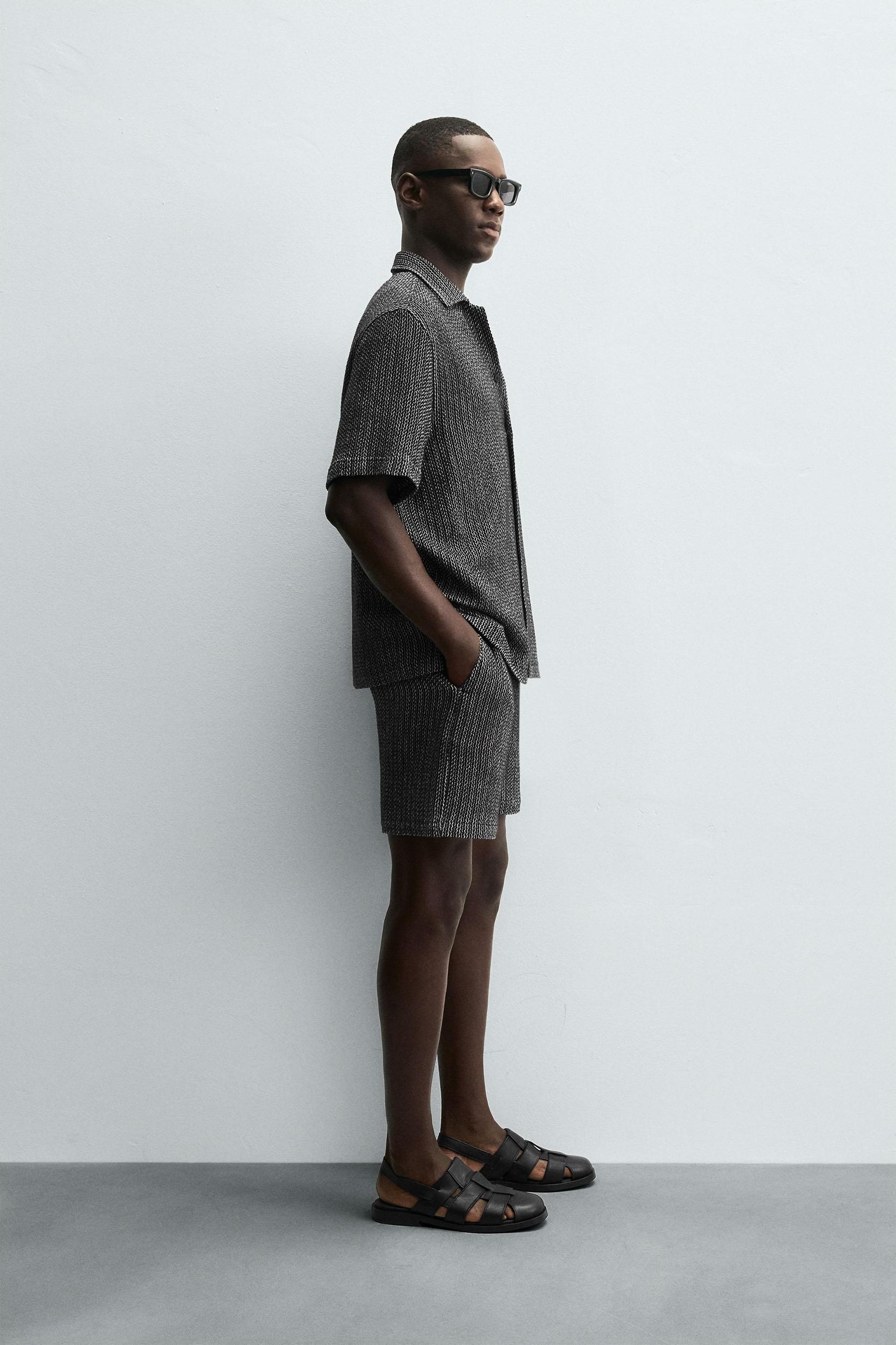 JACQUARD TEXTURED SHORTS Product Image