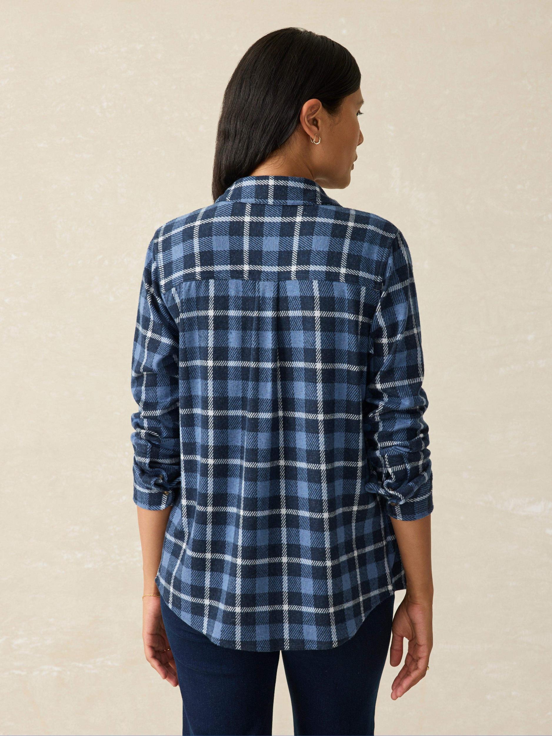 Legend™ Sweater Shirt - Blue Winds Female Product Image