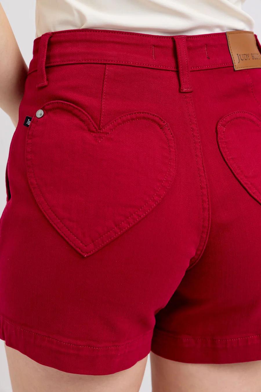 HIGH WAIST TUMMY CONTROL HEART SHAPED POCKETED SHORTS Product Image