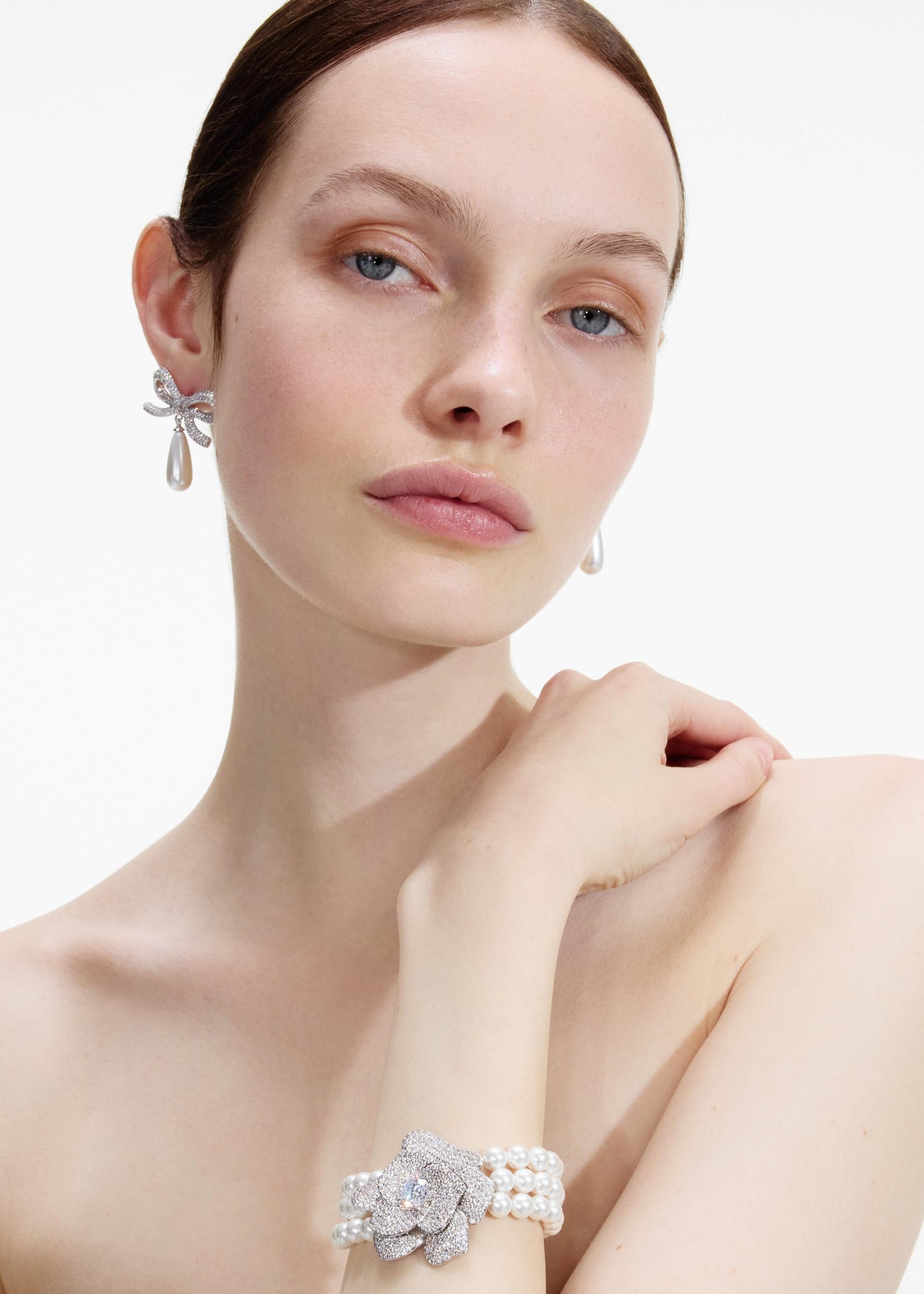 Crystal Flower Pearl Bracelet Product Image