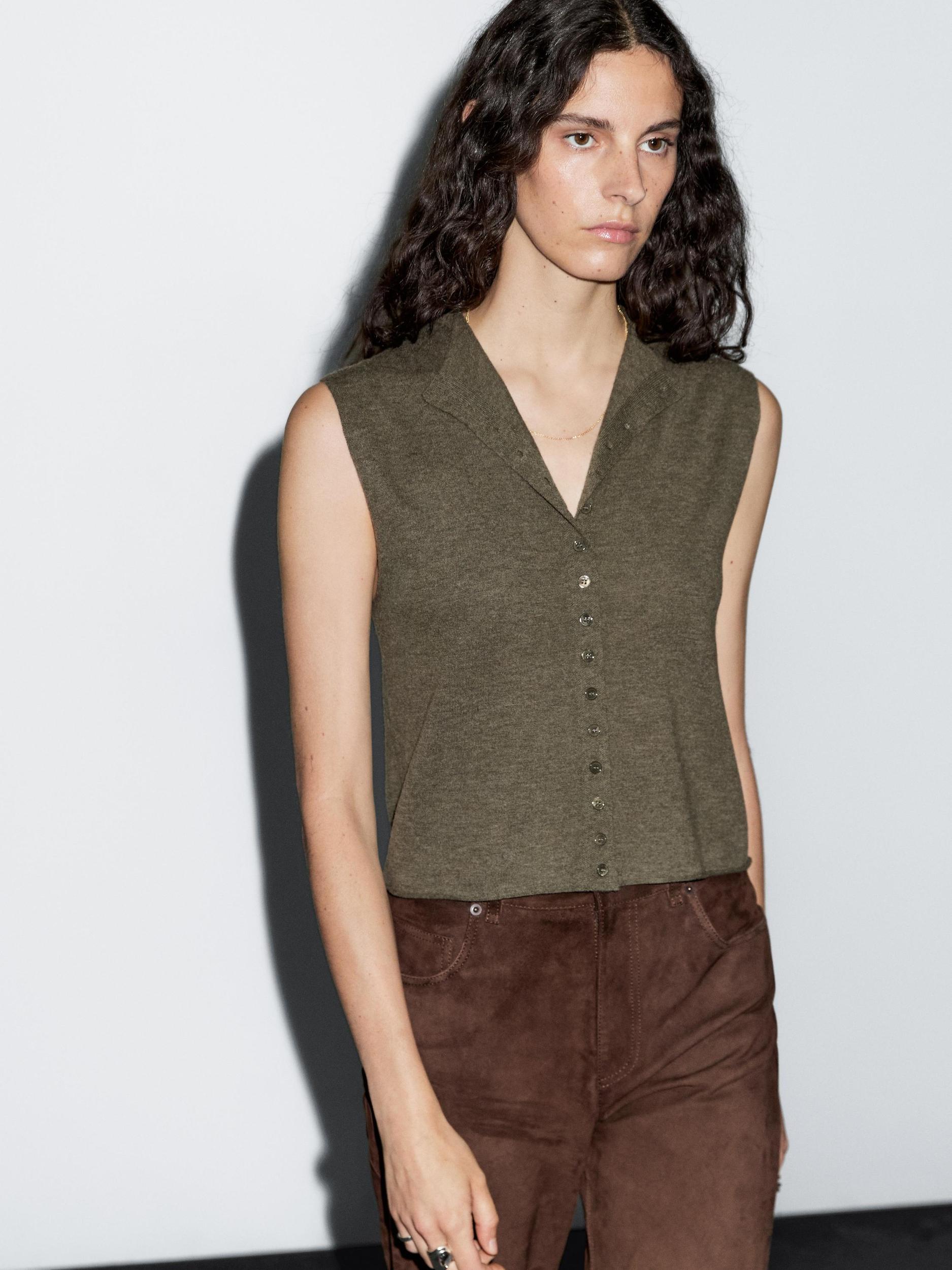 Cropped wool blend knit vest Product Image