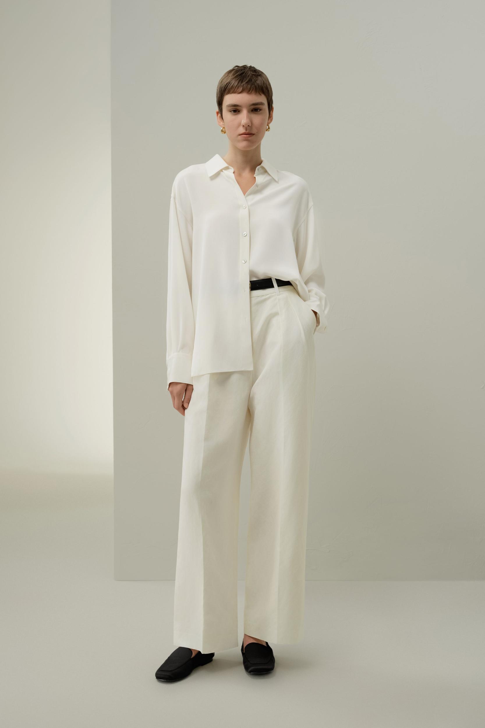 Front-Pleated Silk-Linen Blend Trousers Product Image