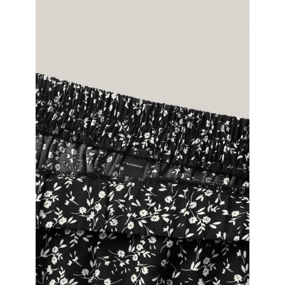 Plus Size Floral Print Wide-Leg Shorts Women BlackFlower Leisure Wide Leg Casual Shorts BloomChic 28/5X Product Image