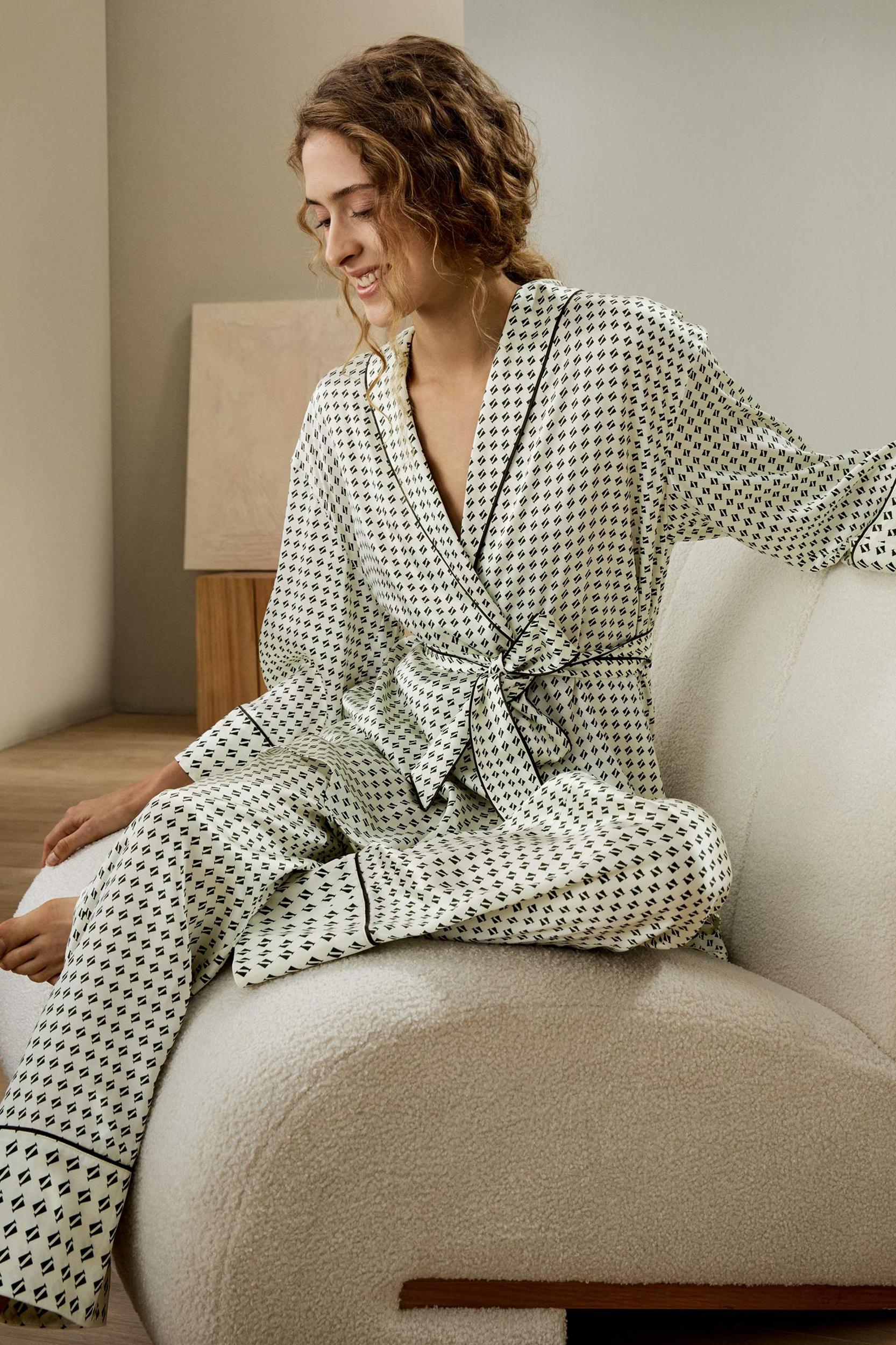 Pena Robe With Pants Product Image