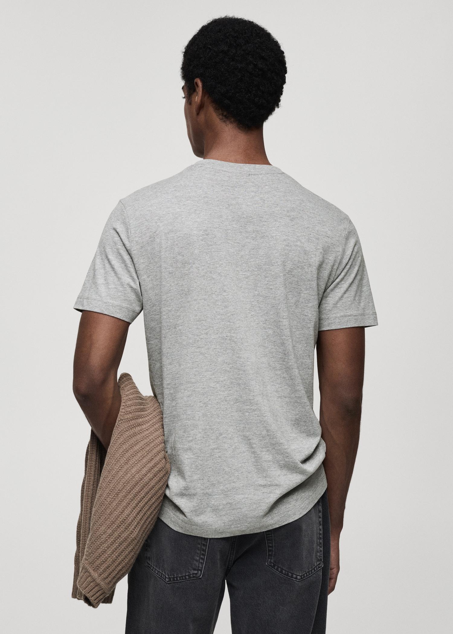 100% cotton slim-fit V-neck t-shirt - Men | MANGO USA Product Image