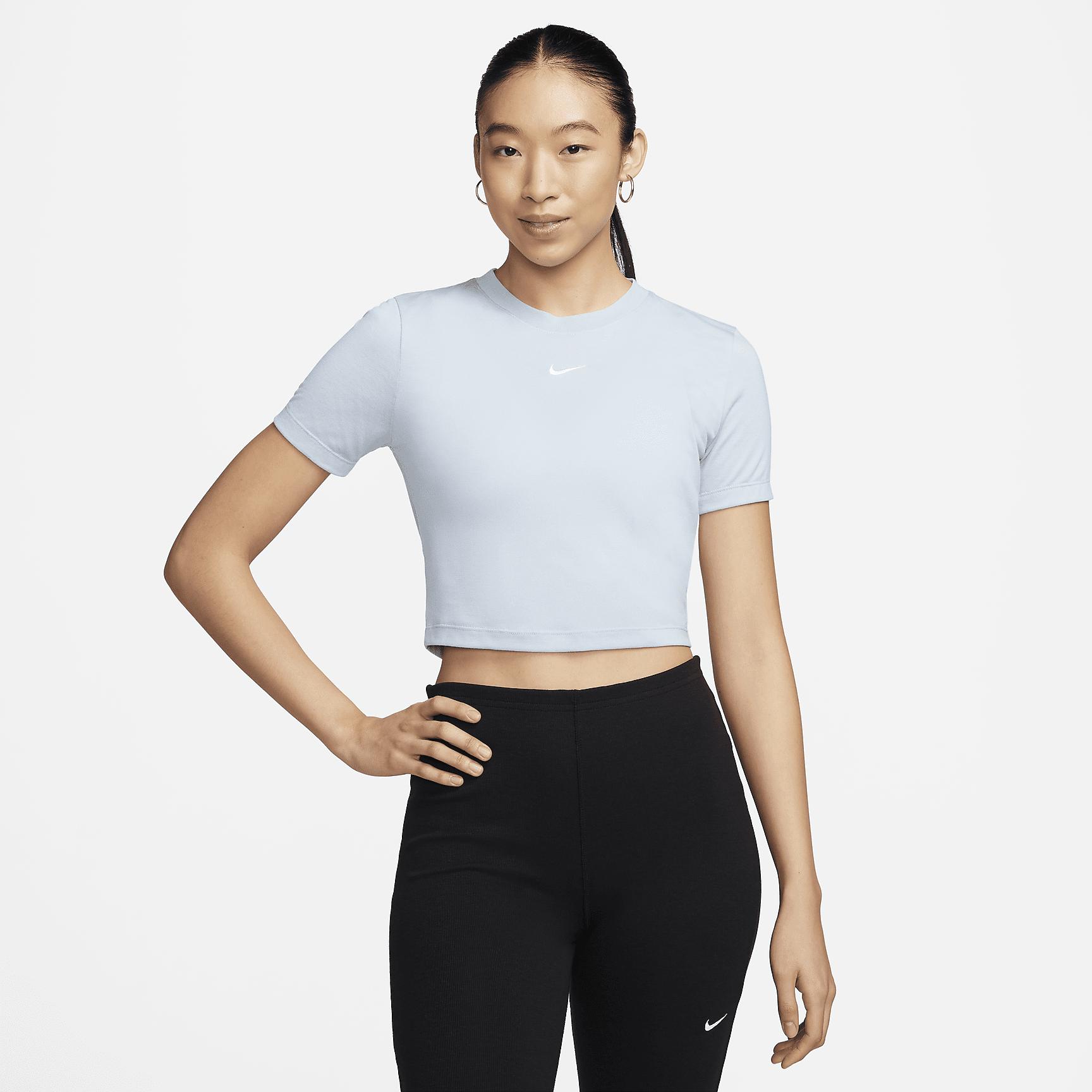 Nike Sportswear Essential Women's Slim Cropped T-Shirt Product Image