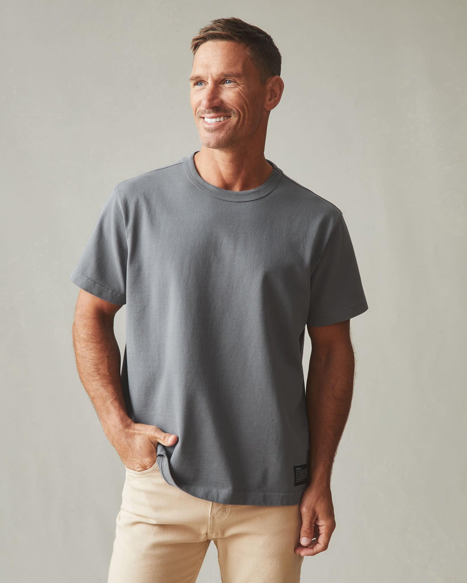 Men's Everest Tee - Lava Smoke Product Image