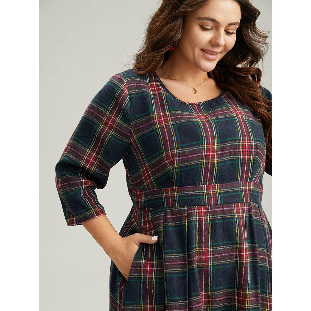 Plus Size Christmas Plaid Pocket Elastic Waist Midi Dress DarkBlue Women Elegant Printed Round Neck Elbow-length sleeve Curvy Midi Dress BloomChic 12/L Product Image