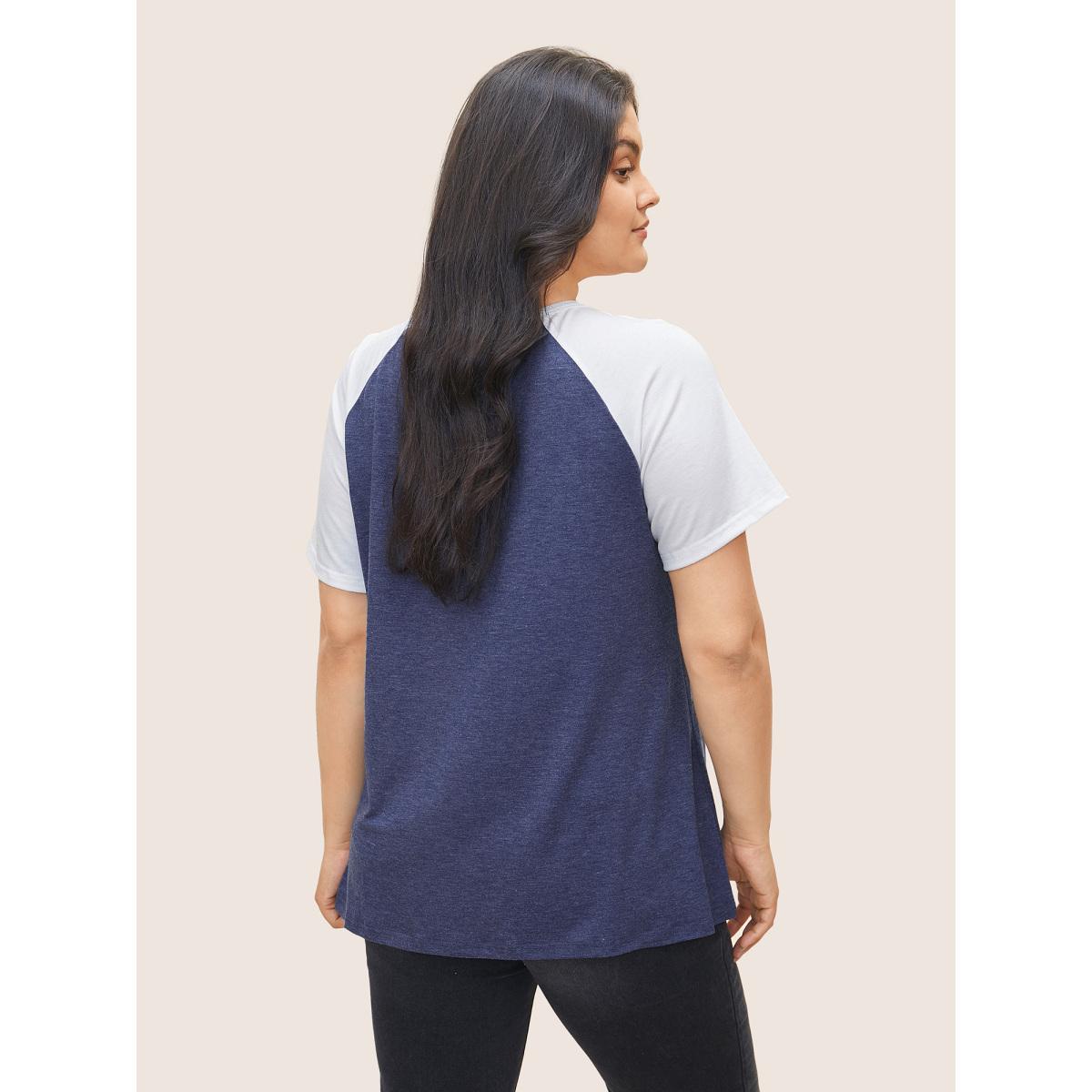 Plus Size Colorblock Contrast Notched Raglan Sleeve T-shirt DarkBlue Women Casual Plain Everyday T-shirts BloomChic 28/5X Product Image