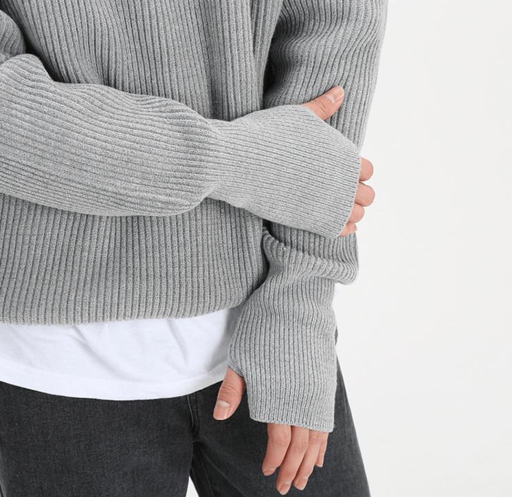 RT No. 3407 KNITTED ROUND NECK SWEATER Product Image