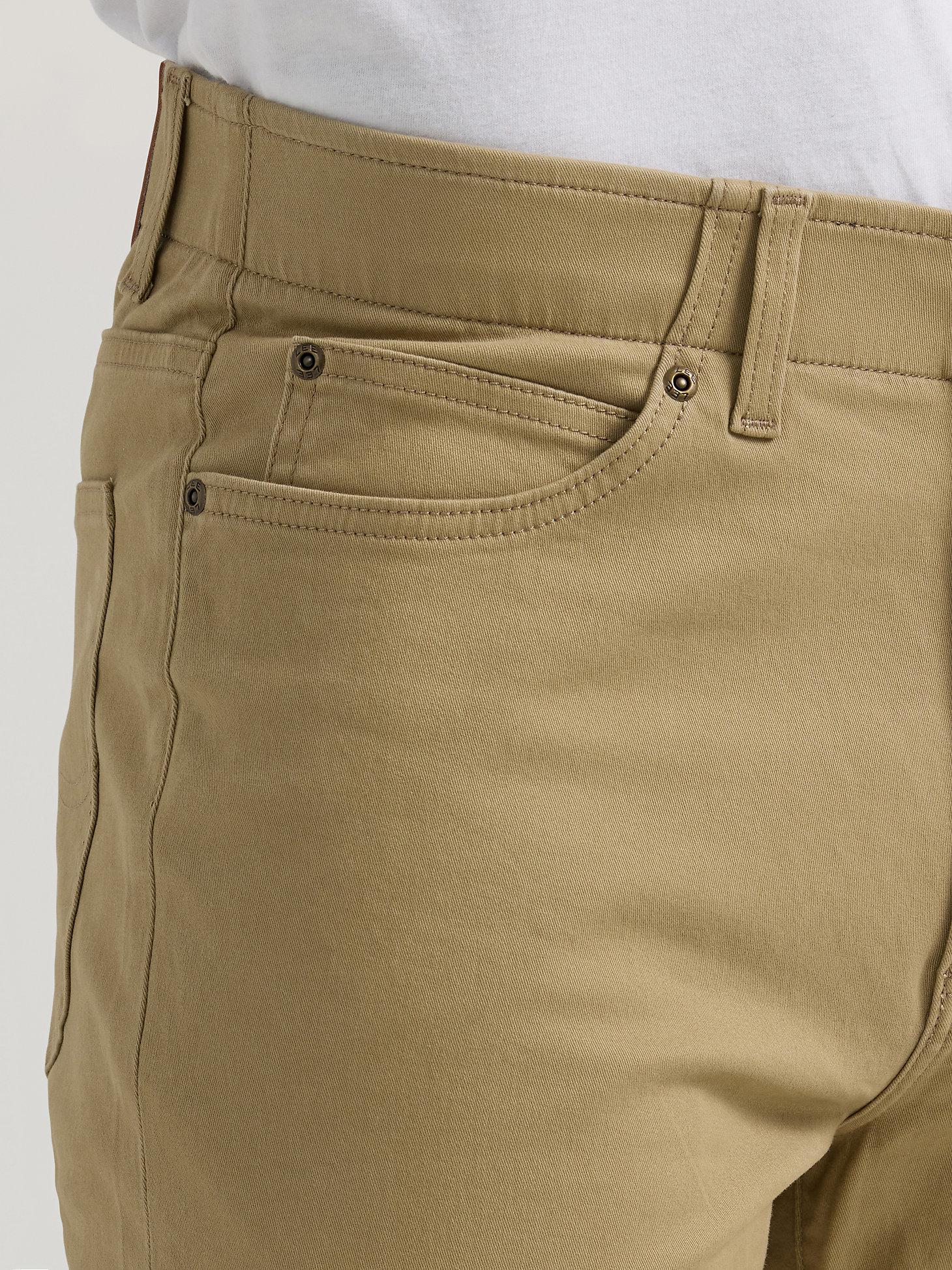 Men's Extreme Motion Relaxed Straight Twill Jean | Men's Jeans | Lee® Product Image