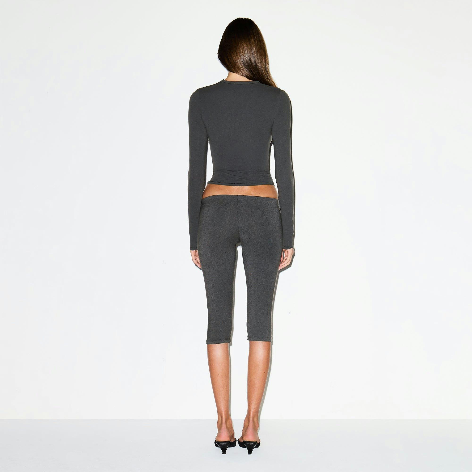 FITS EVERYBODY T-SHIRT | GRAPHITE Product Image