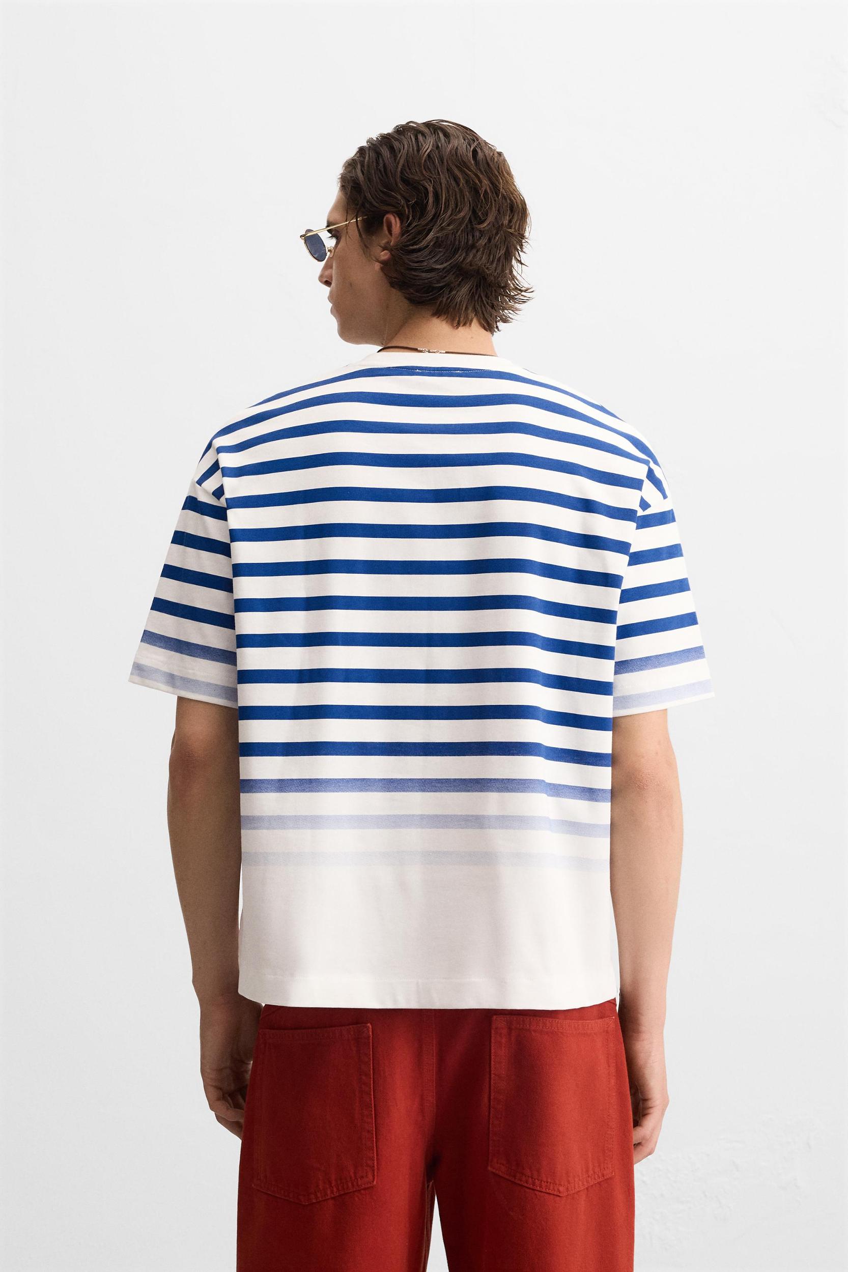 STRIPED T-SHIRT Product Image