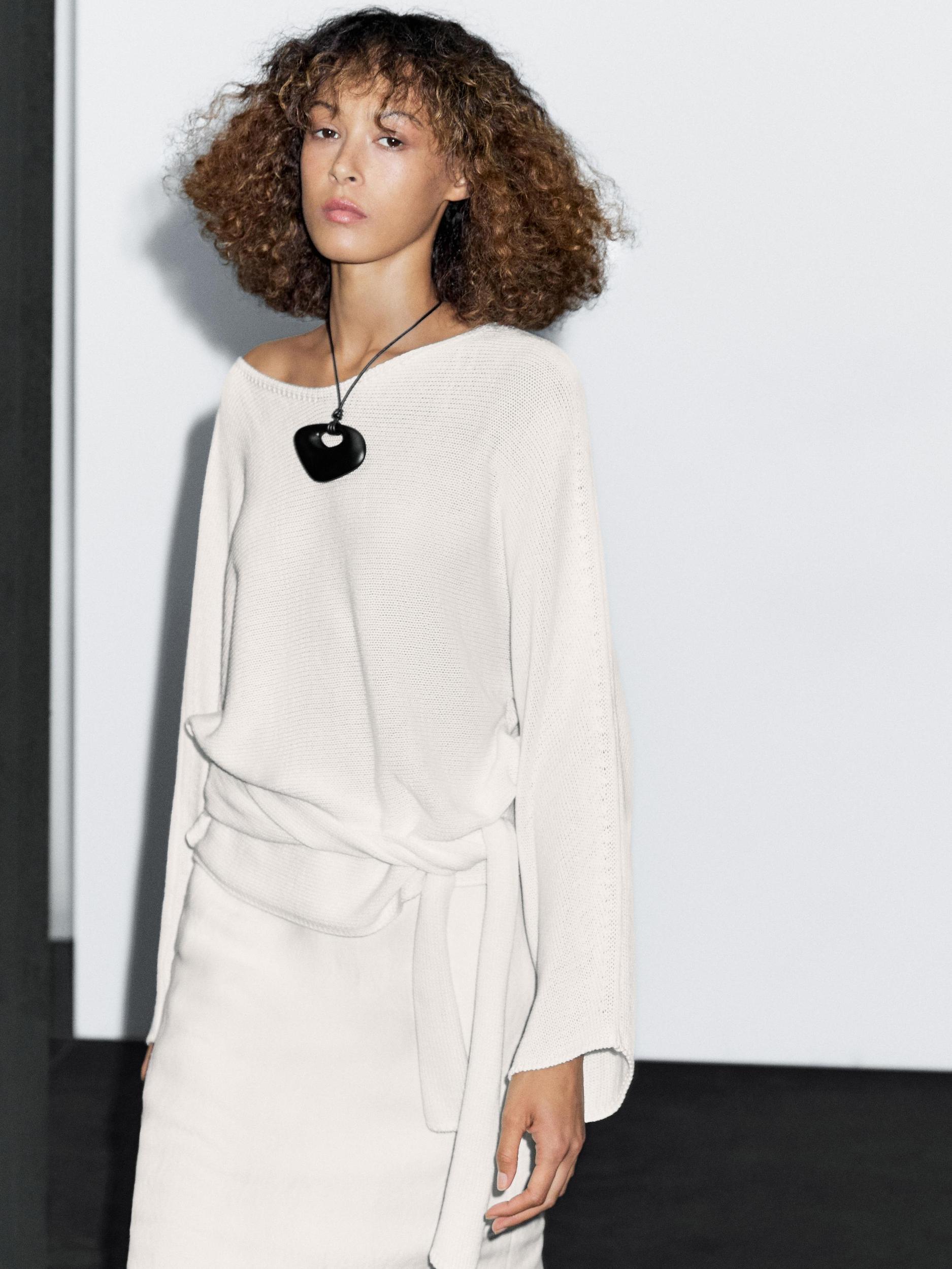 Knit sweater with bow detail Product Image