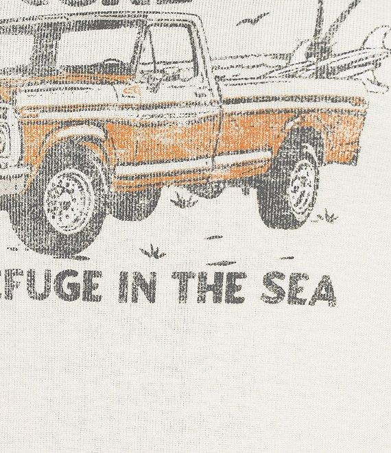 Salty Tailgate Raglan Short Sleeve Cropped Graphic T-Shirt Product Image