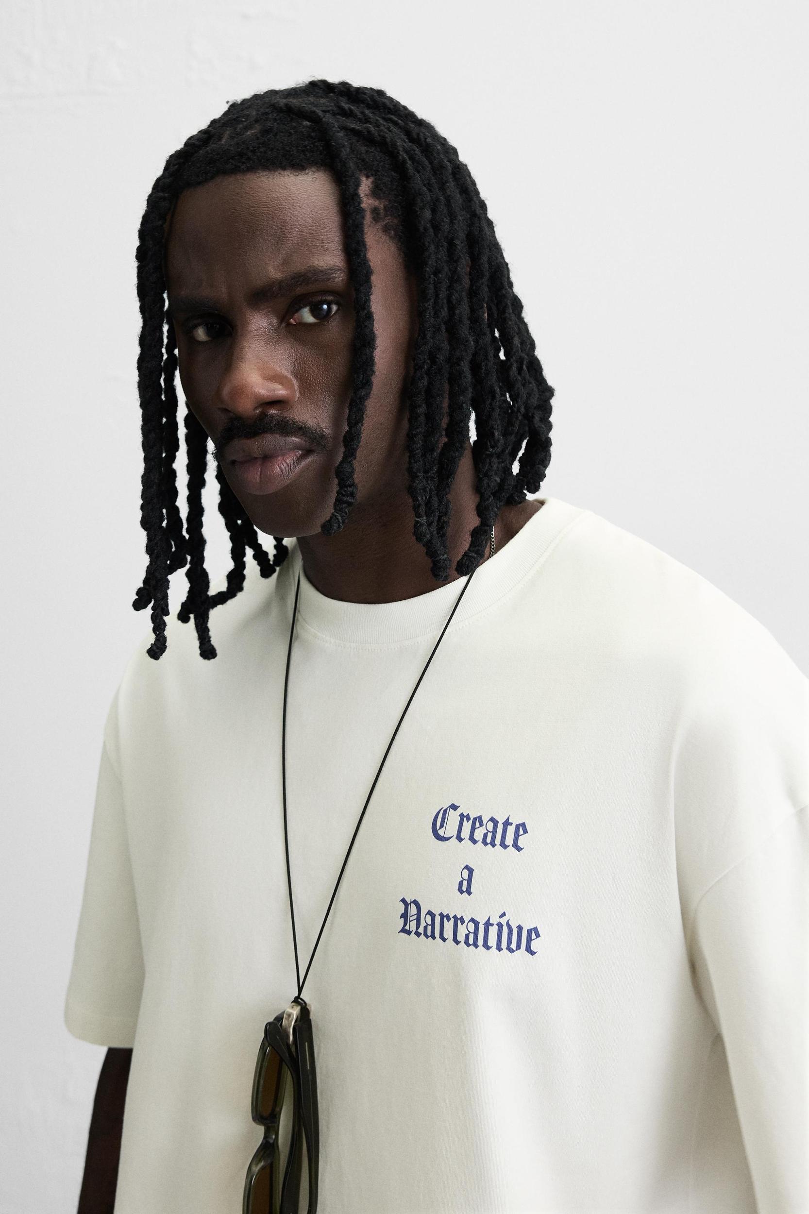 PRINTED GRAPHIC T-SHIRT Product Image