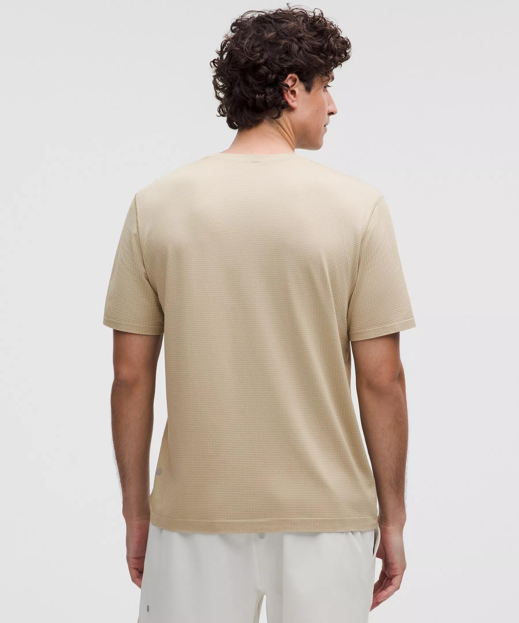 Metal Vent Tech Relaxed-Fit Short-Sleeve Shirt Product Image