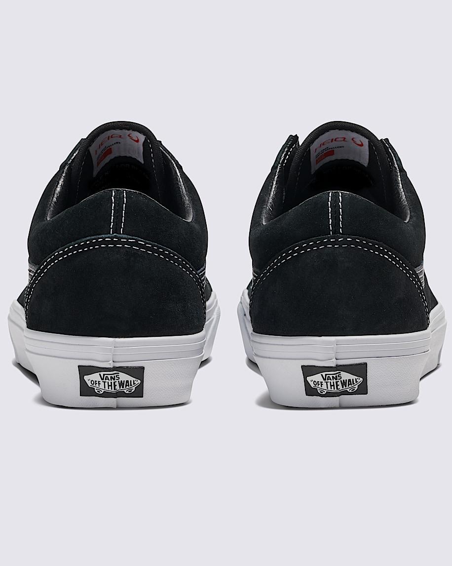 Old Skool Suede Shoe in Black| Vans US Product Image