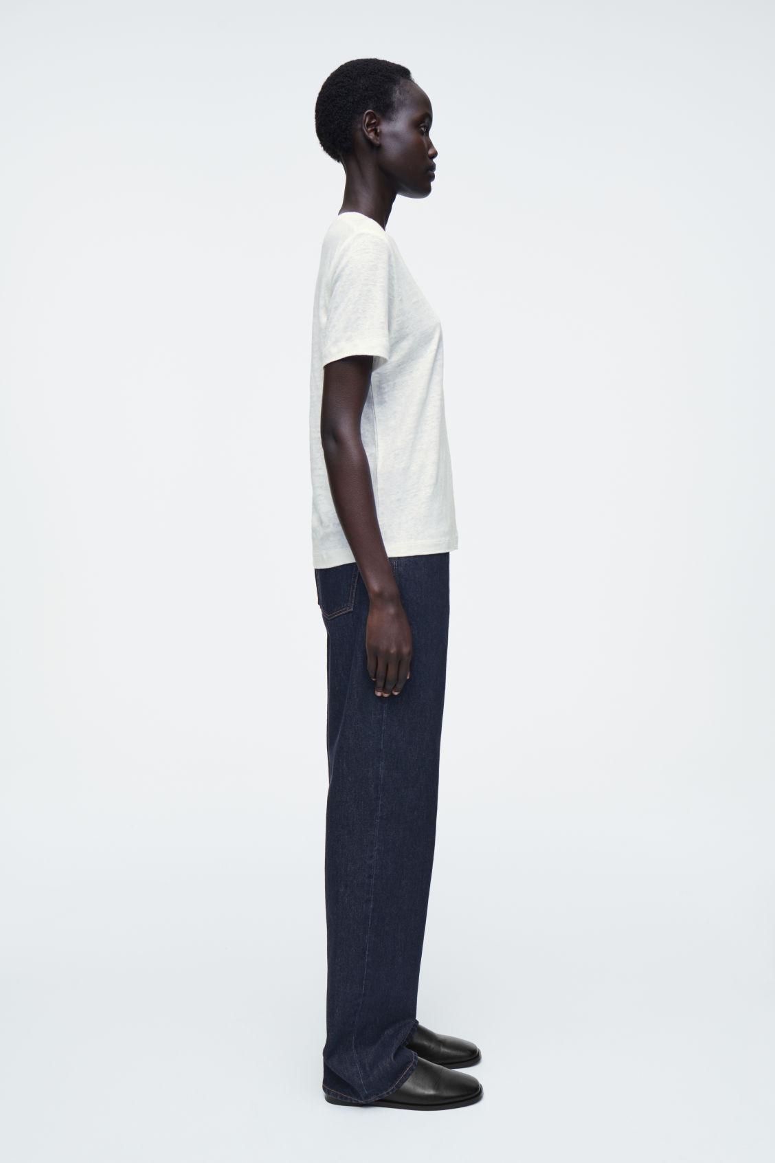 CREW-NECK LINEN T-SHIRT Product Image