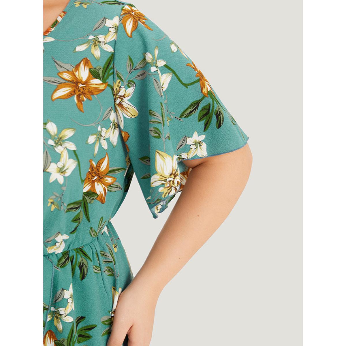 Plus Size Floral Print :Pocket Ruffles Pocket Wrap Hem Dress Emerald Women Elegant Printed V-neck Short sleeve Curvy Midi Dress BloomChic 28/5X Product Image