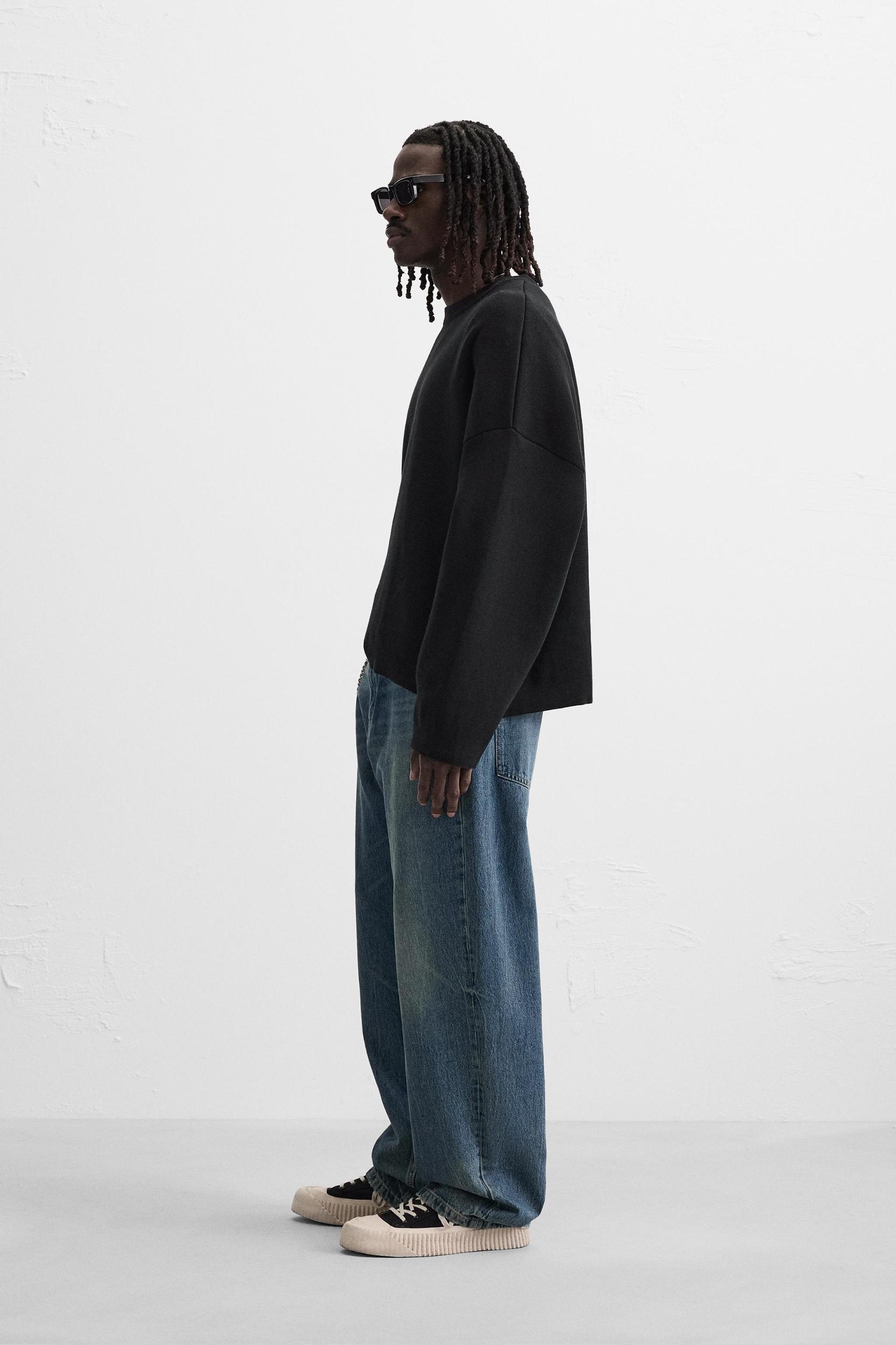 BOXY FIT SWEATER Product Image