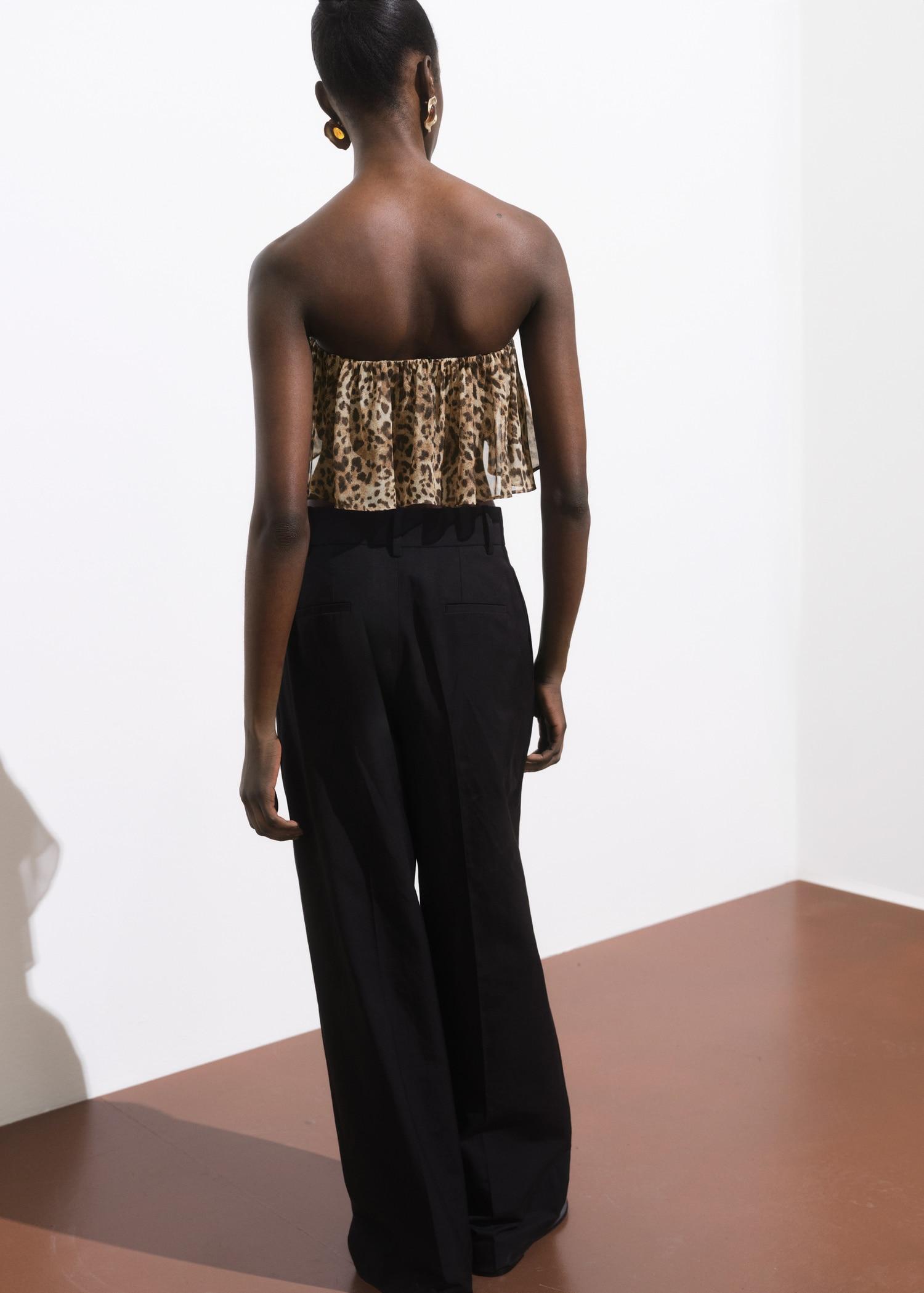 Leopard-print crop top - Women | MANGO USA Product Image