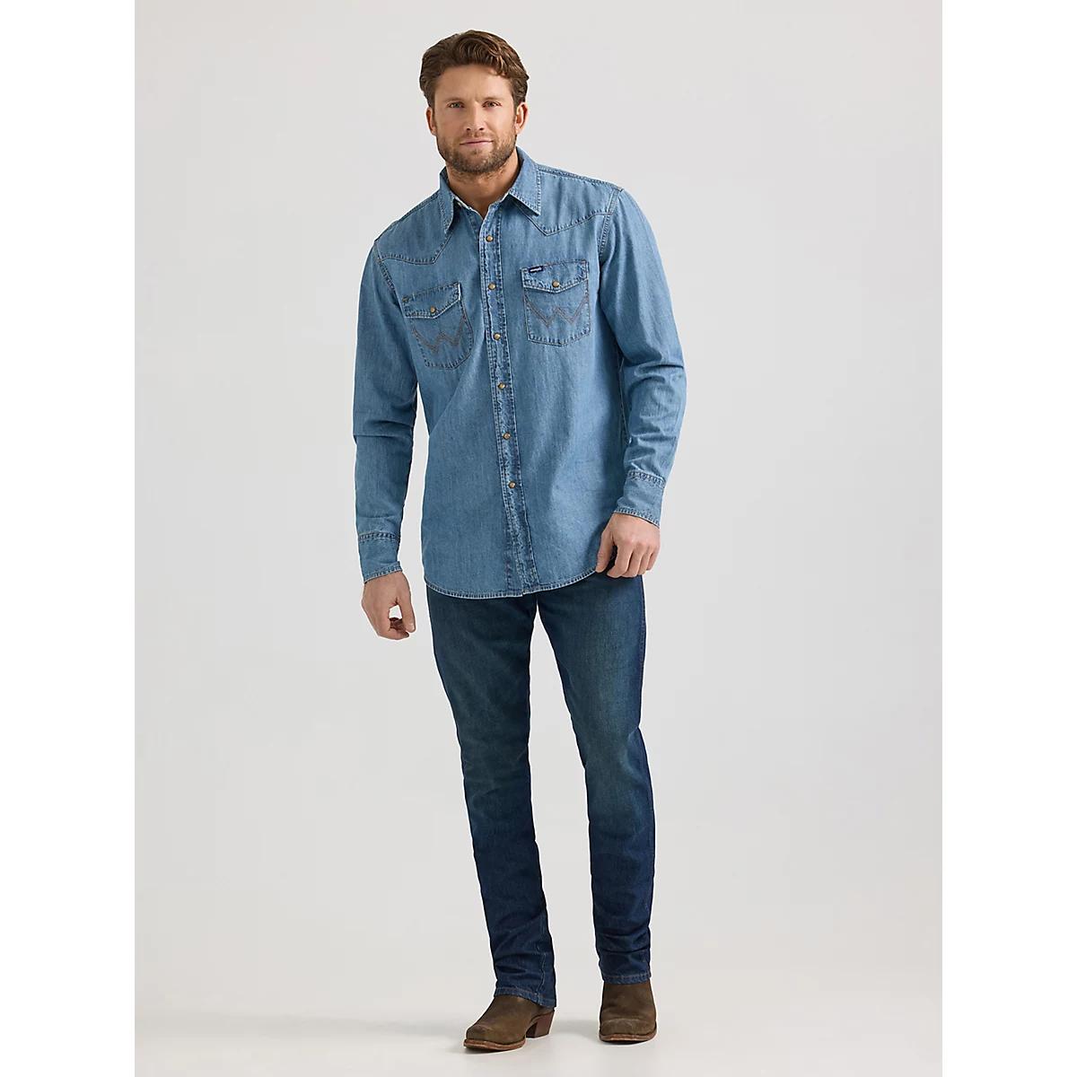 Men's Wrangler® Classic Denim Western Snap Shirt in Light Wash Product Image