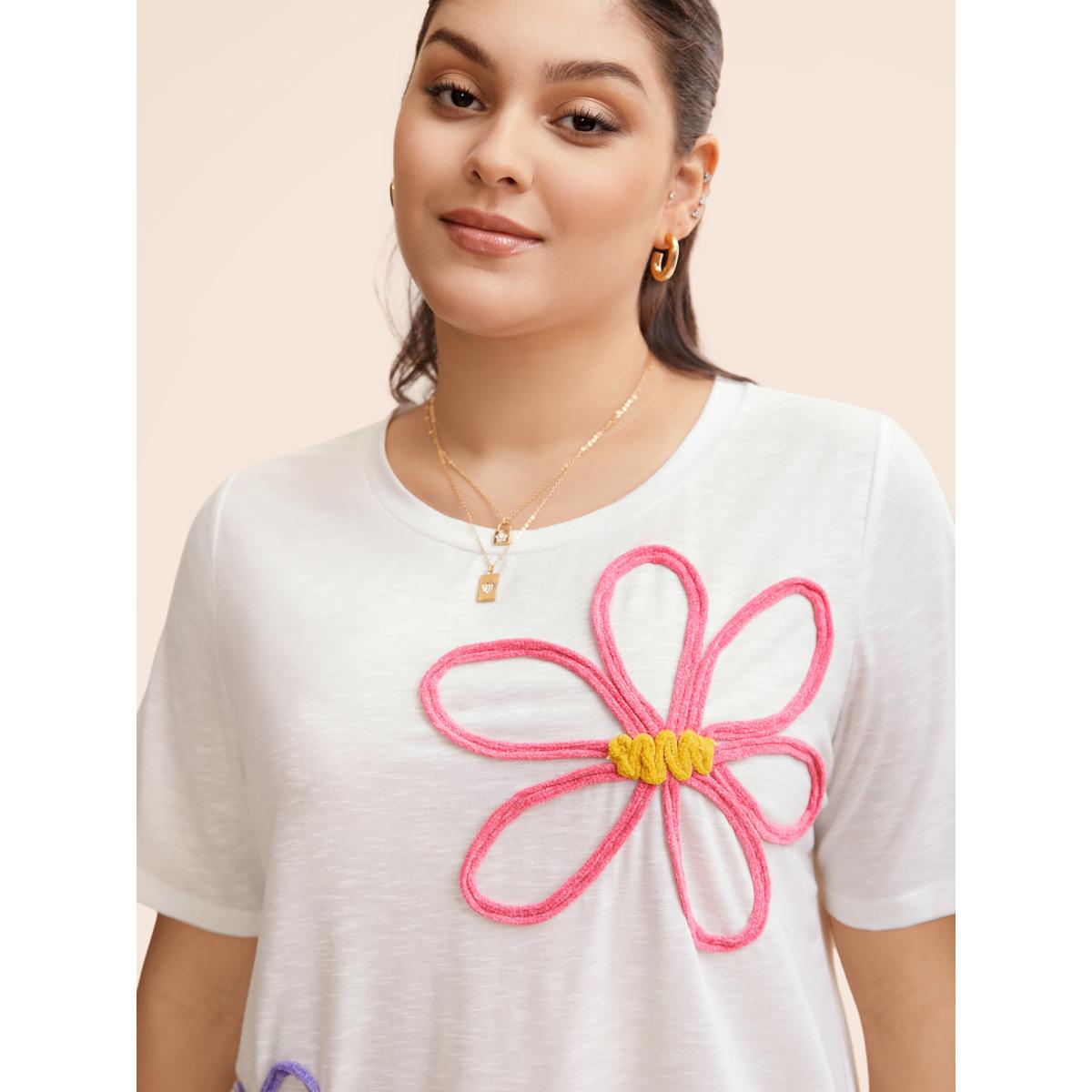 Plus Size Bamboo Textured Floral Embroided T-shirt Originalwhite Women Casual Contrast Natural Flowers Round Neck Everyday T-shirts BloomChic 12/L Product Image