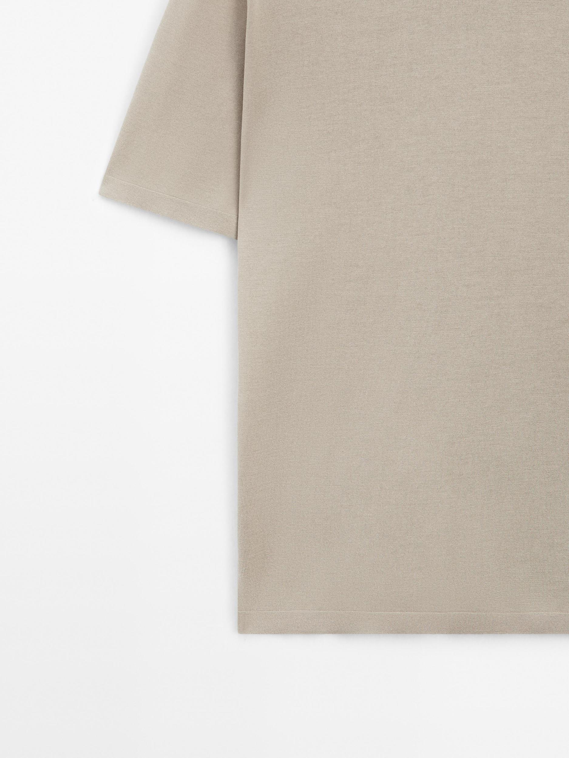 100% cotton knit T-shirt Product Image