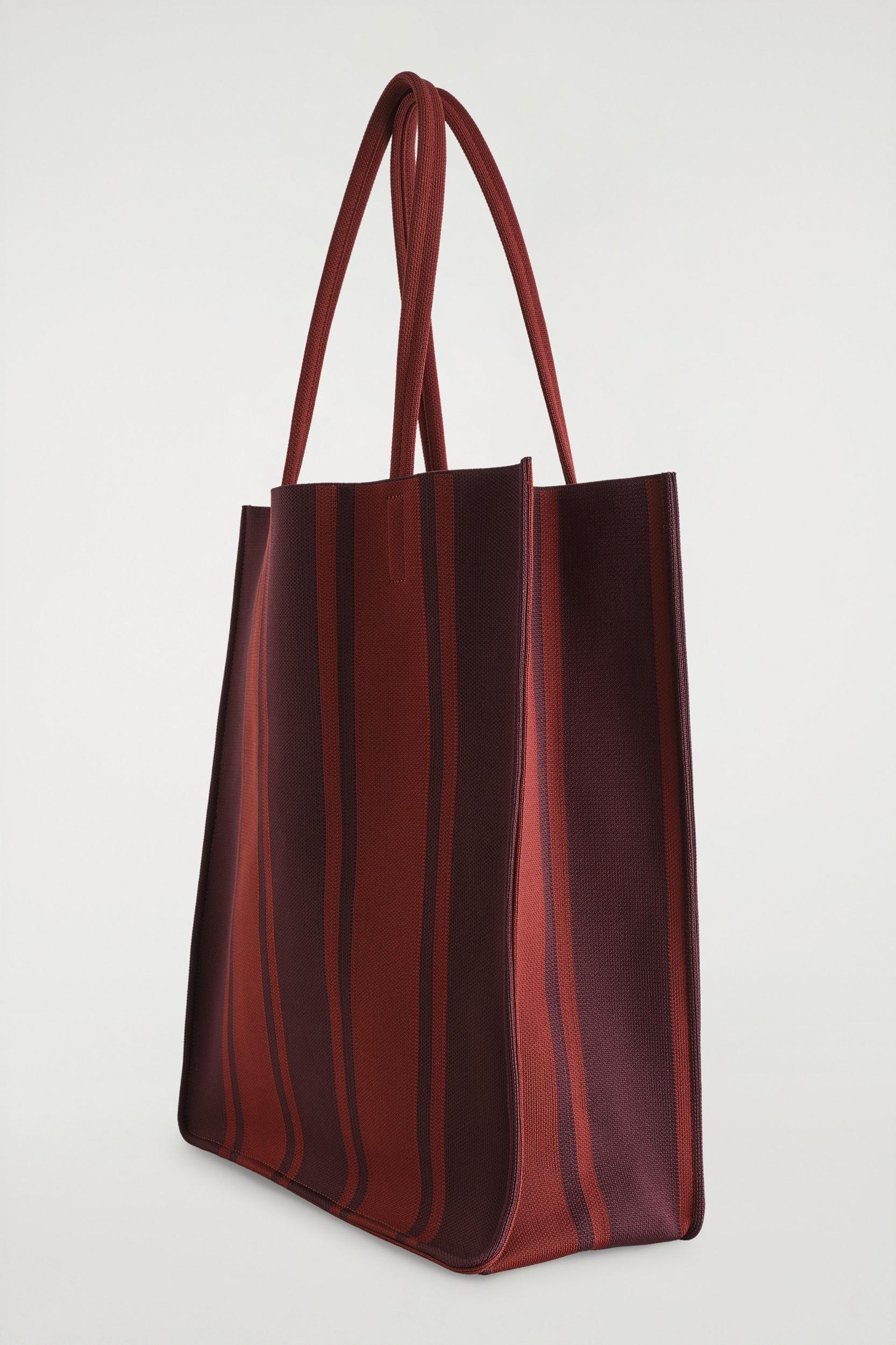 STRIPED TOTE BAG Product Image