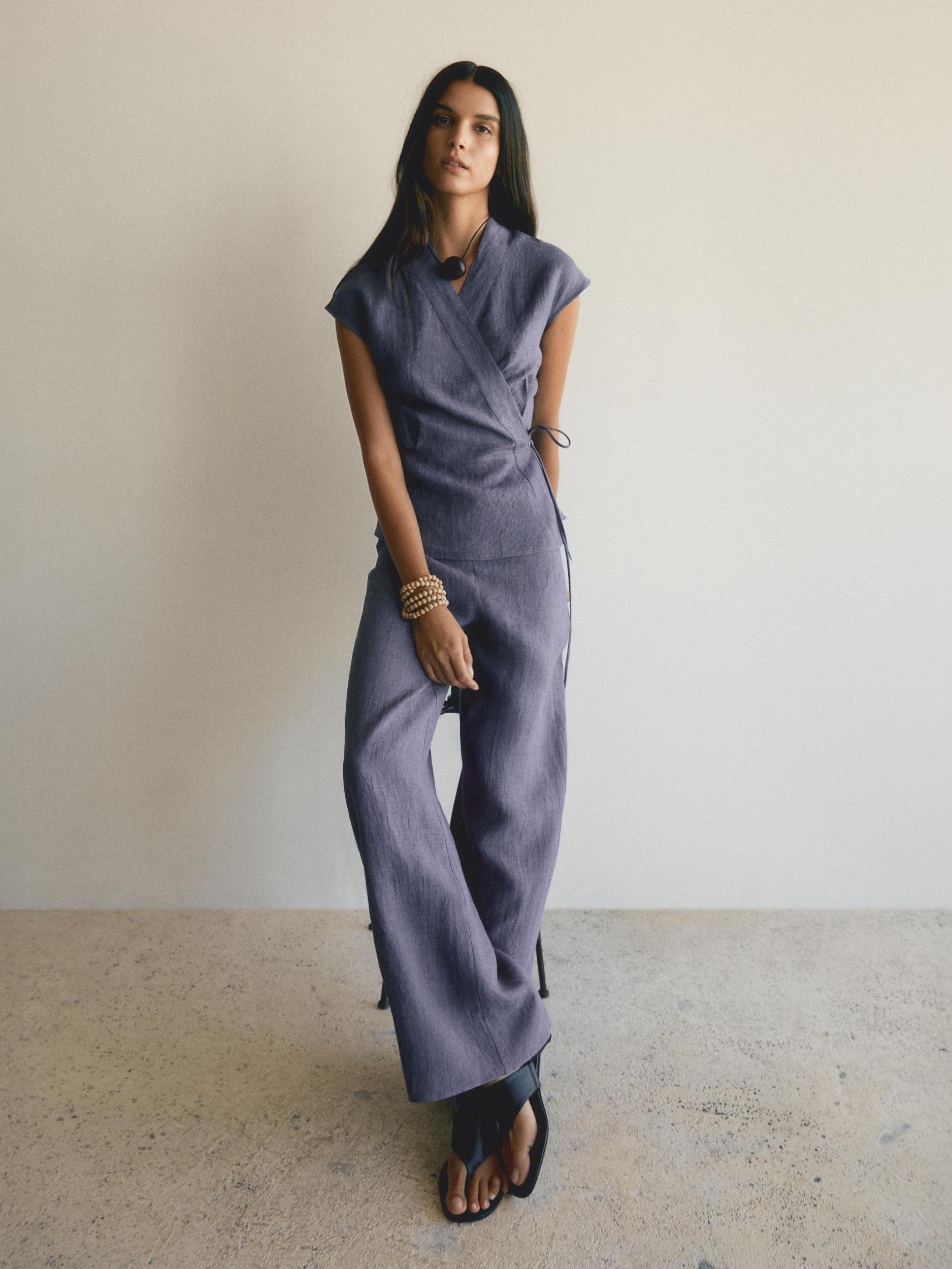 100% linen crossover waistcoat Product Image