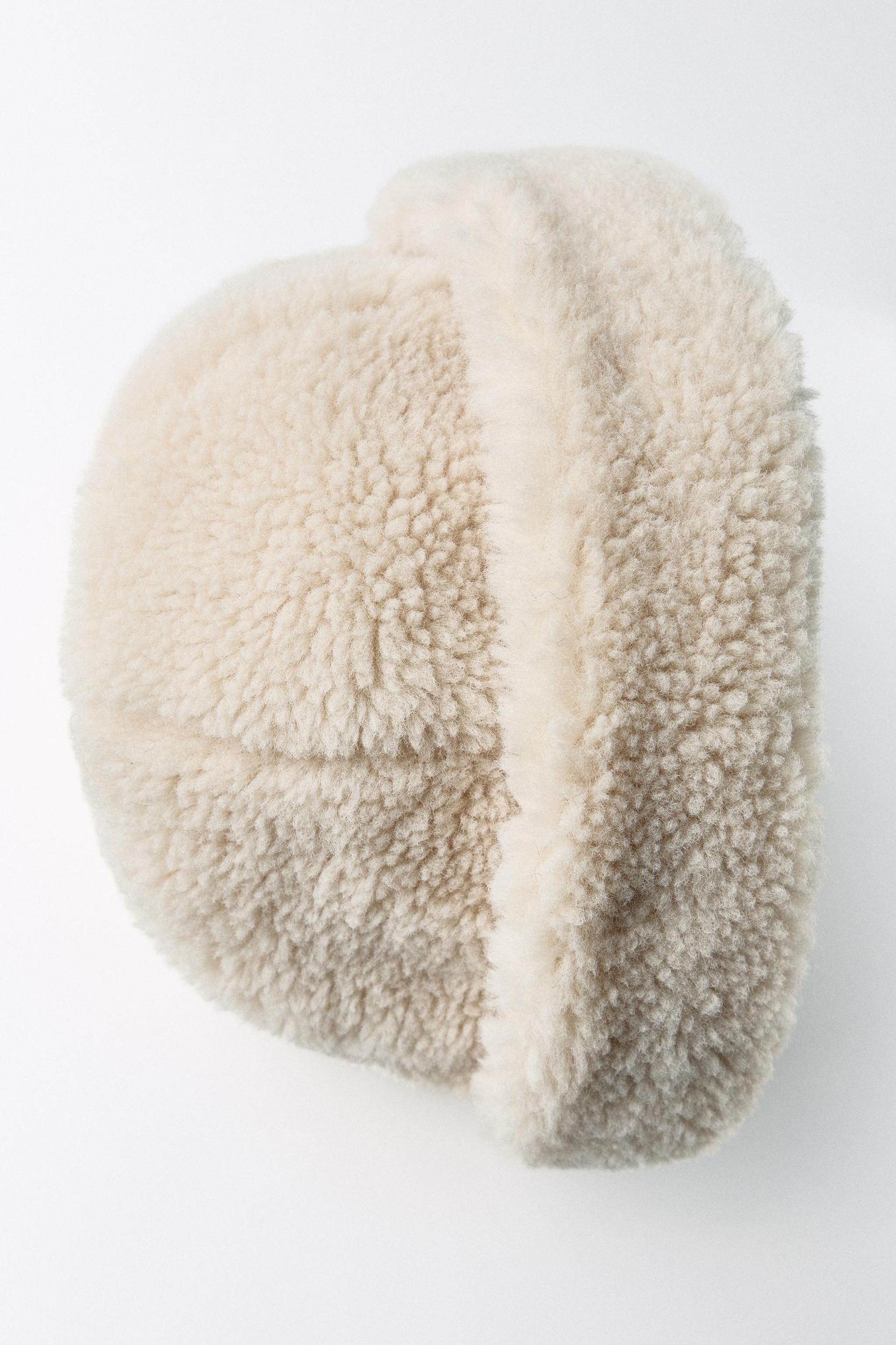 FLEECE HAT Product Image