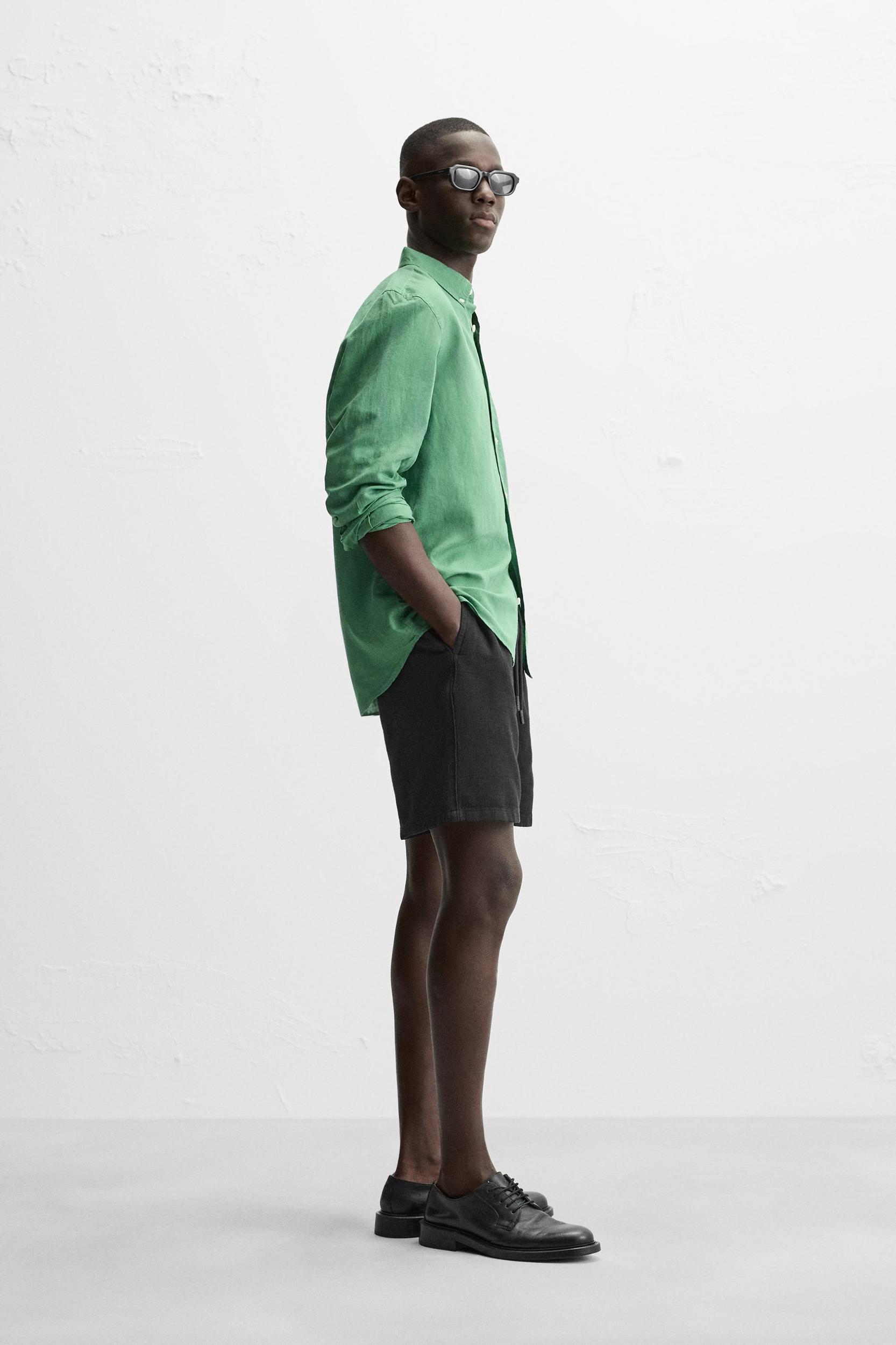 TEXTURED REGULAR FIT SHORTS Product Image