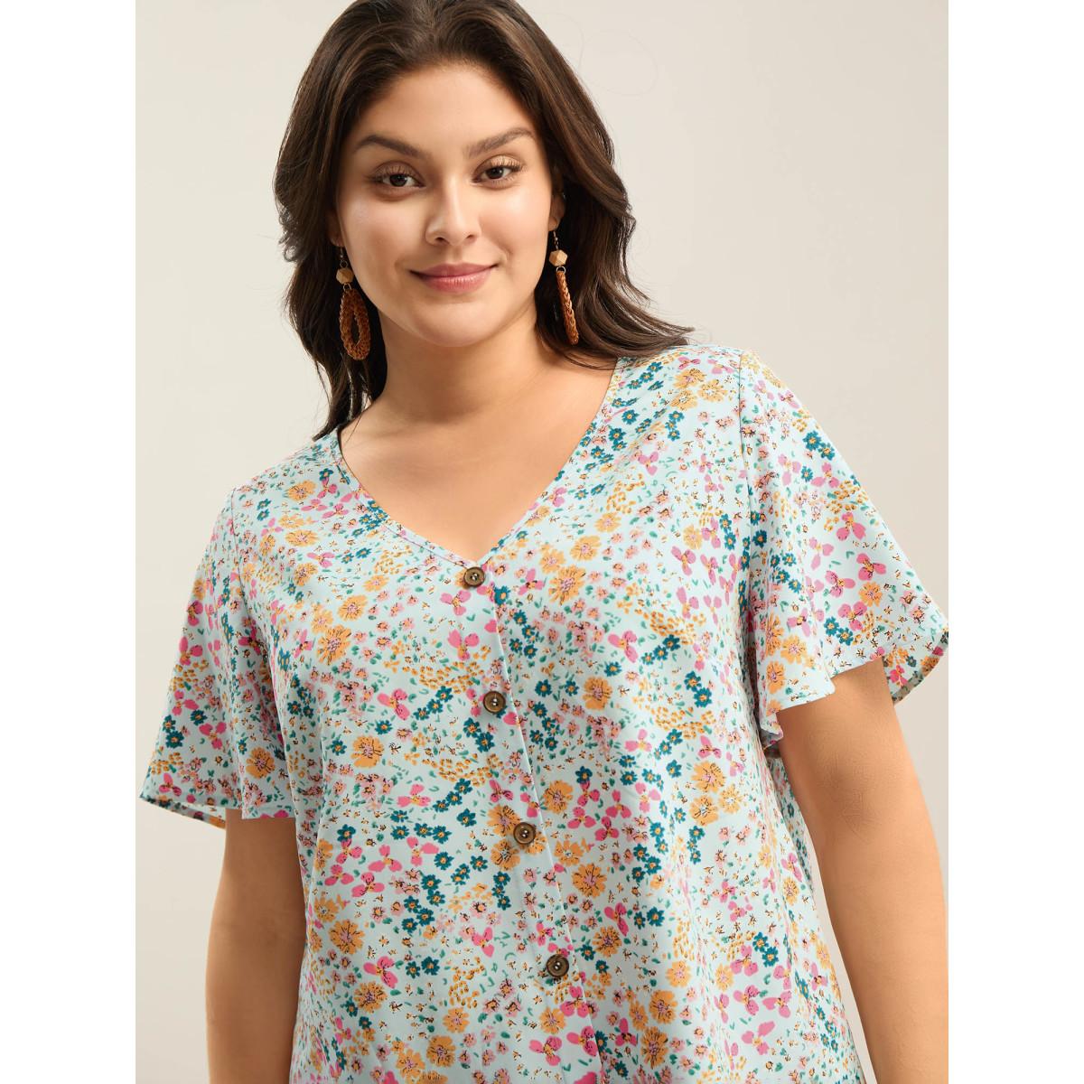 Plus Size LightBlue Floral Print V-Neck Flowy Blouse Women Playful Short sleeve V-neck Vacation Blouses BloomChic 12/L Product Image