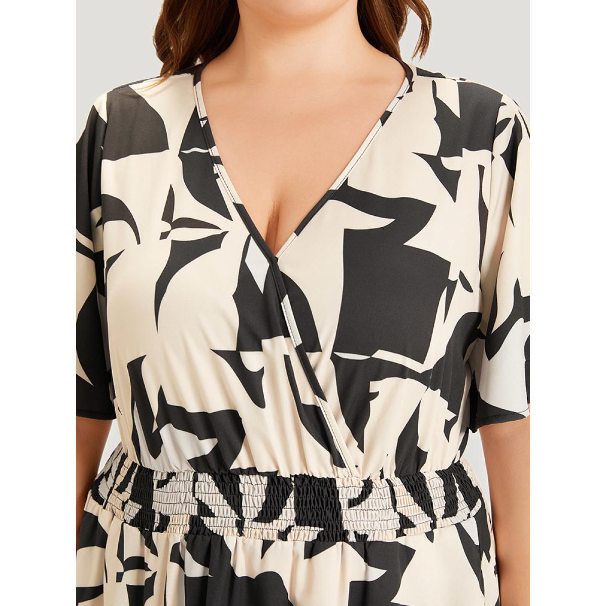 Plus Size Geometric Print Pocket Surplice Neck Shirred Dress Apricot Women At the Office Printed V-neck Short sleeve Curvy Midi Dress BloomChic 28/5X Product Image