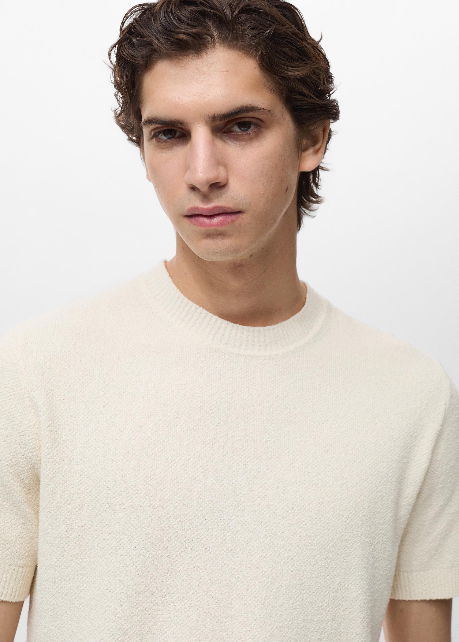 Cotton fine-knit t-shirt - Men | MANGO USA Product Image